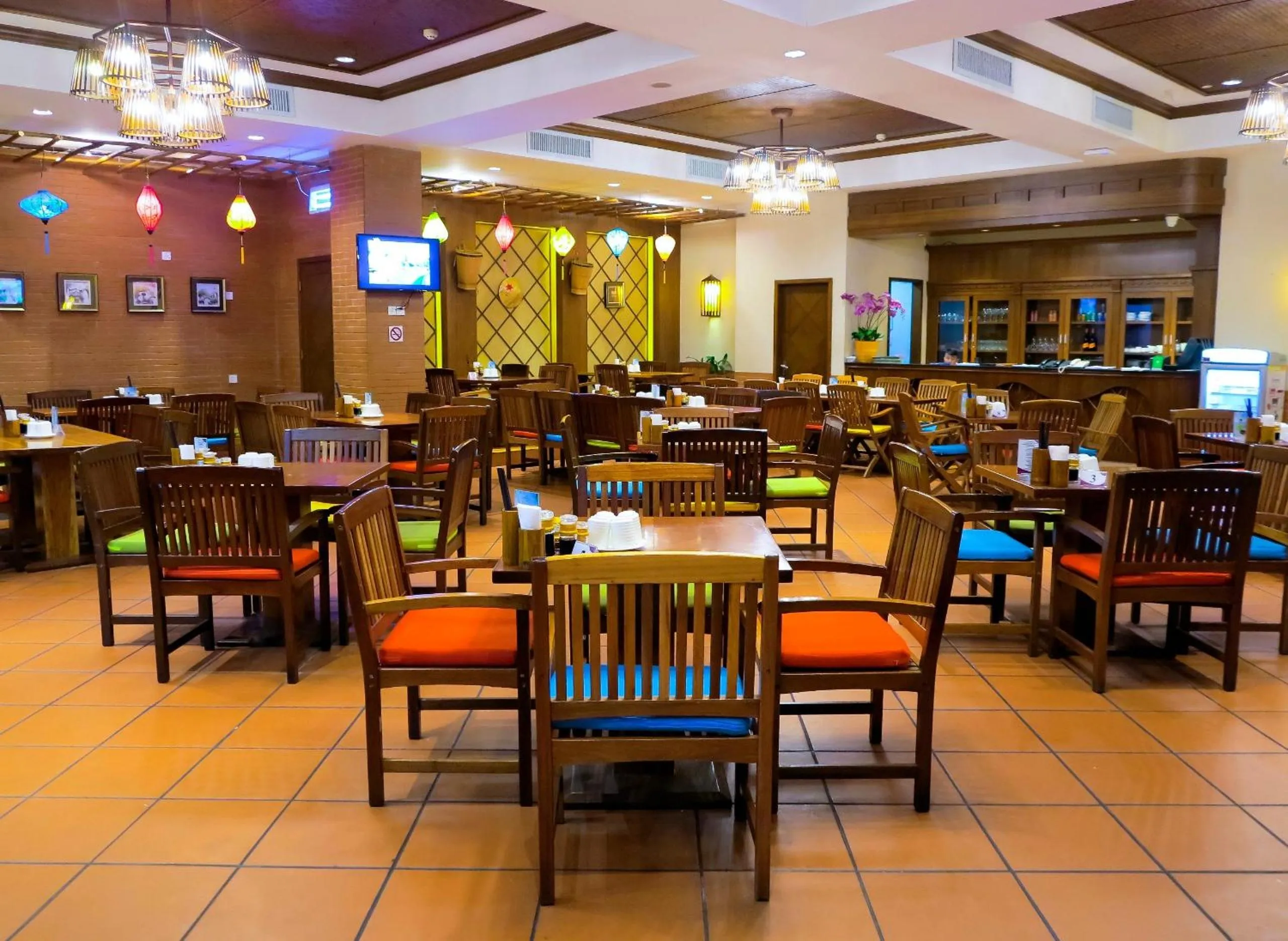 Restaurant/places to eat in Crowne Plaza Danang Hotel & Resort