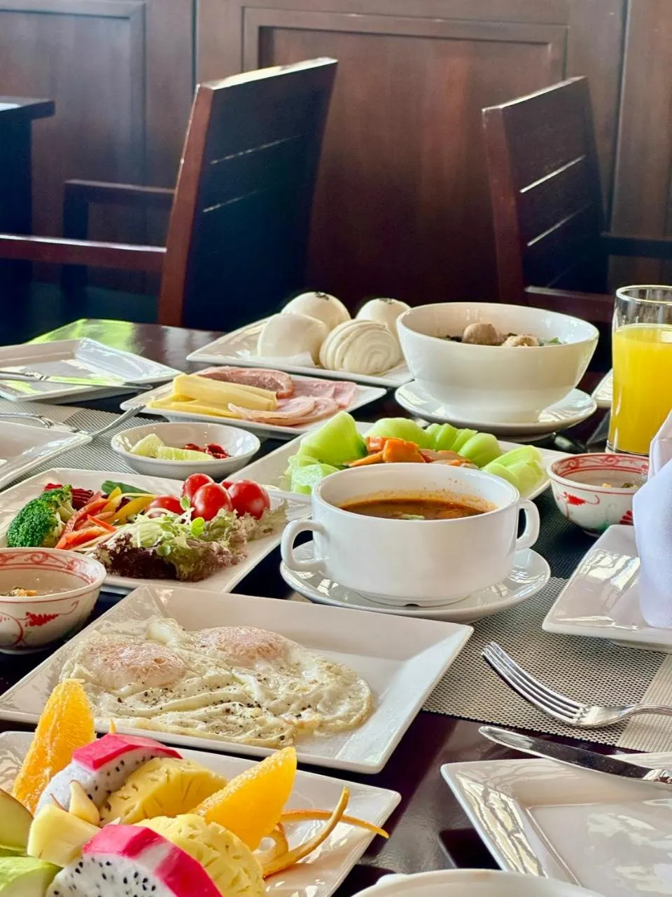 Restaurant/places to eat in Crowne Plaza Danang Hotel & Resort