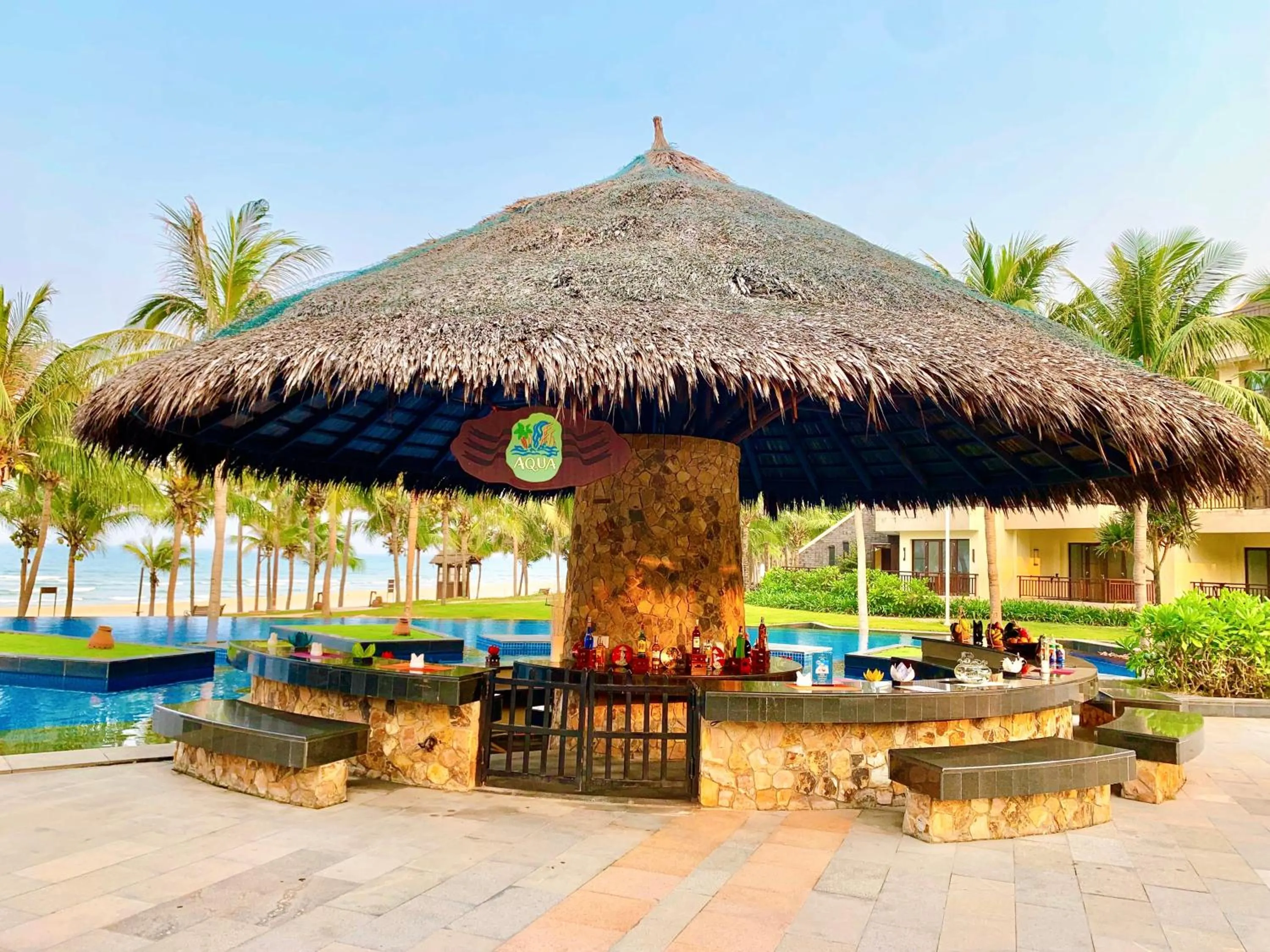 Lounge or bar in Crowne Plaza Danang Hotel & Resort