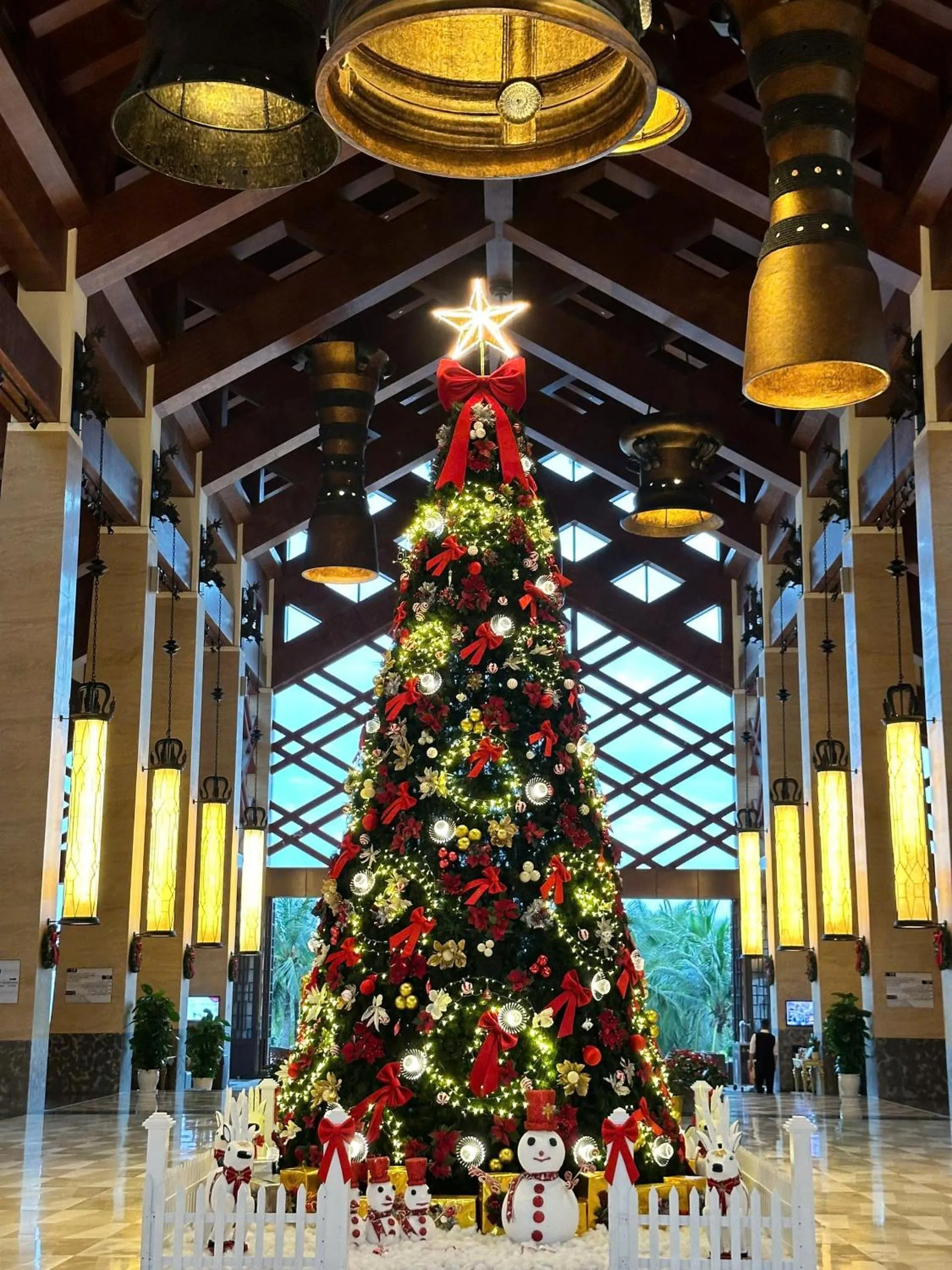 Lobby or reception in Crowne Plaza Danang Hotel & Resort