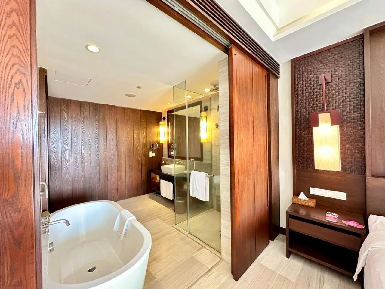 Shower in Crowne Plaza Danang Hotel & Resort