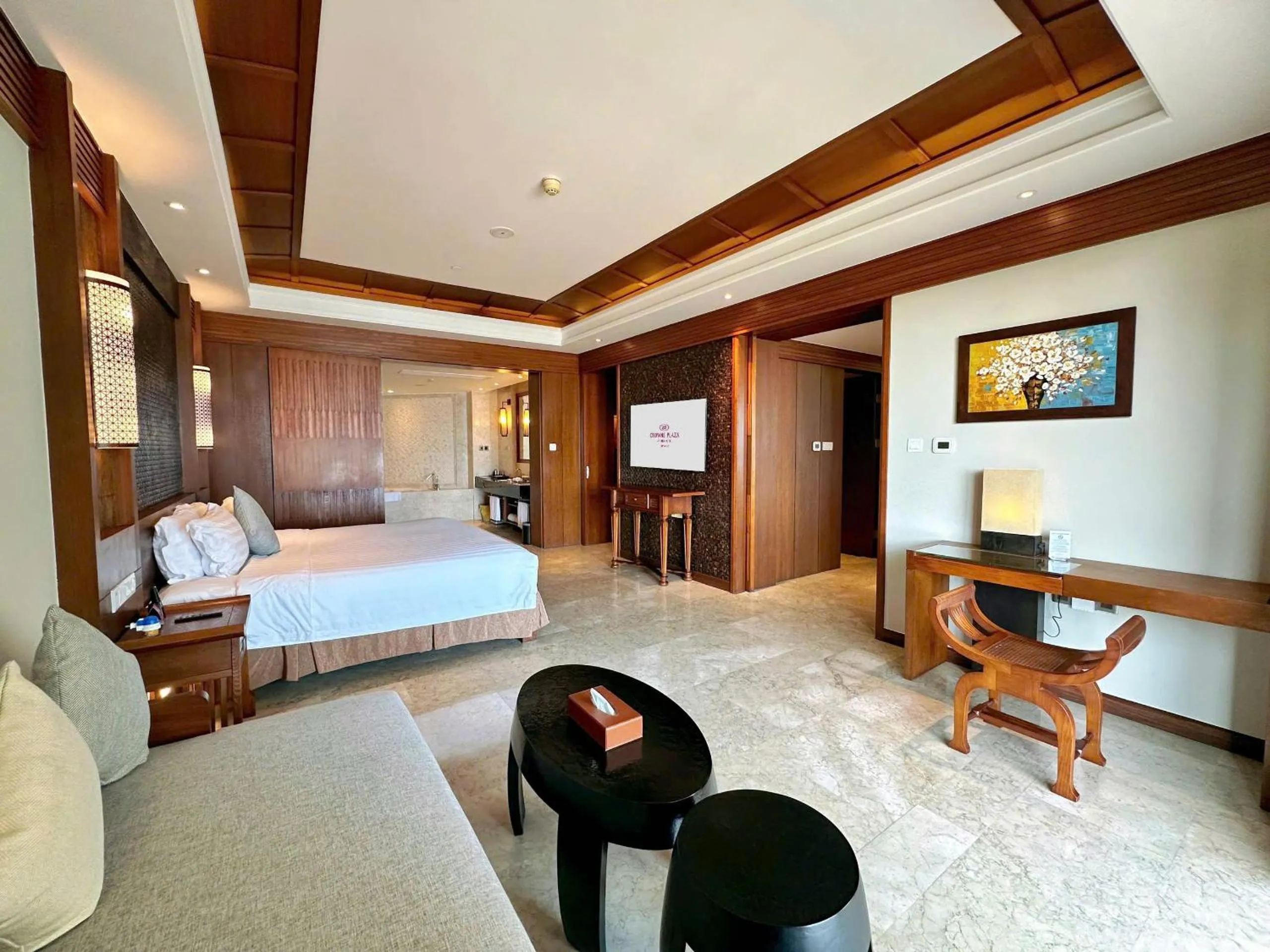 Bed in Crowne Plaza Danang Hotel & Resort