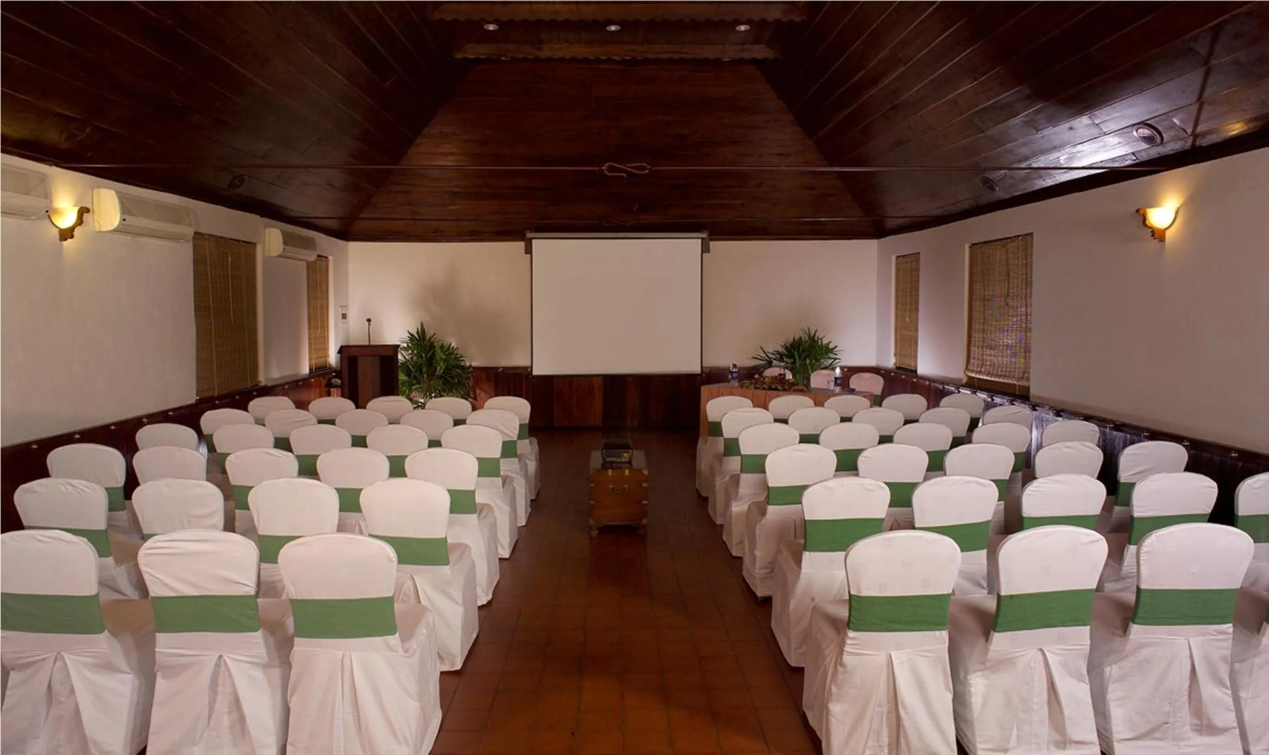 Business facilities in Kumarakom Lake Resort
