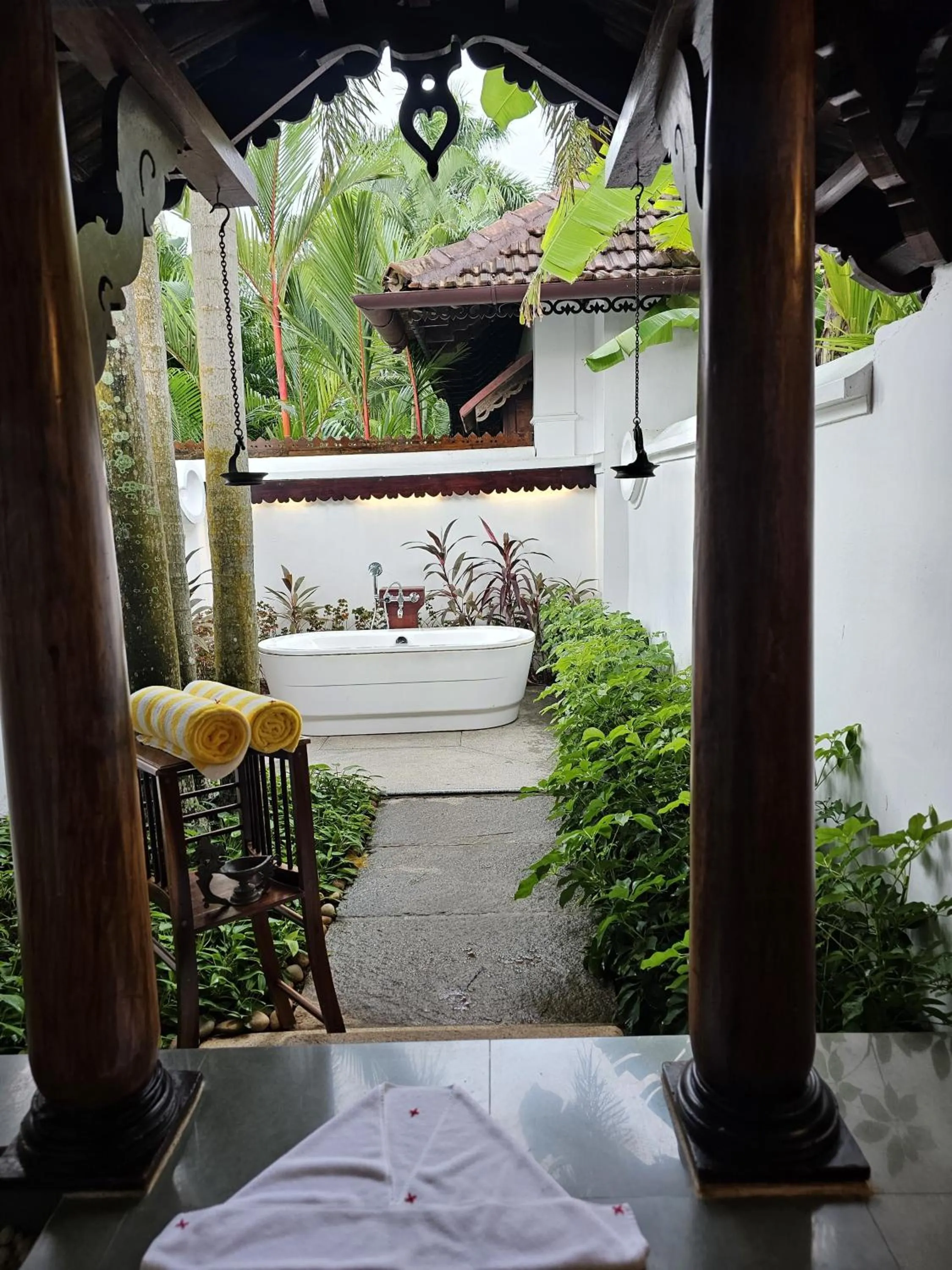Bath in Kumarakom Lake Resort