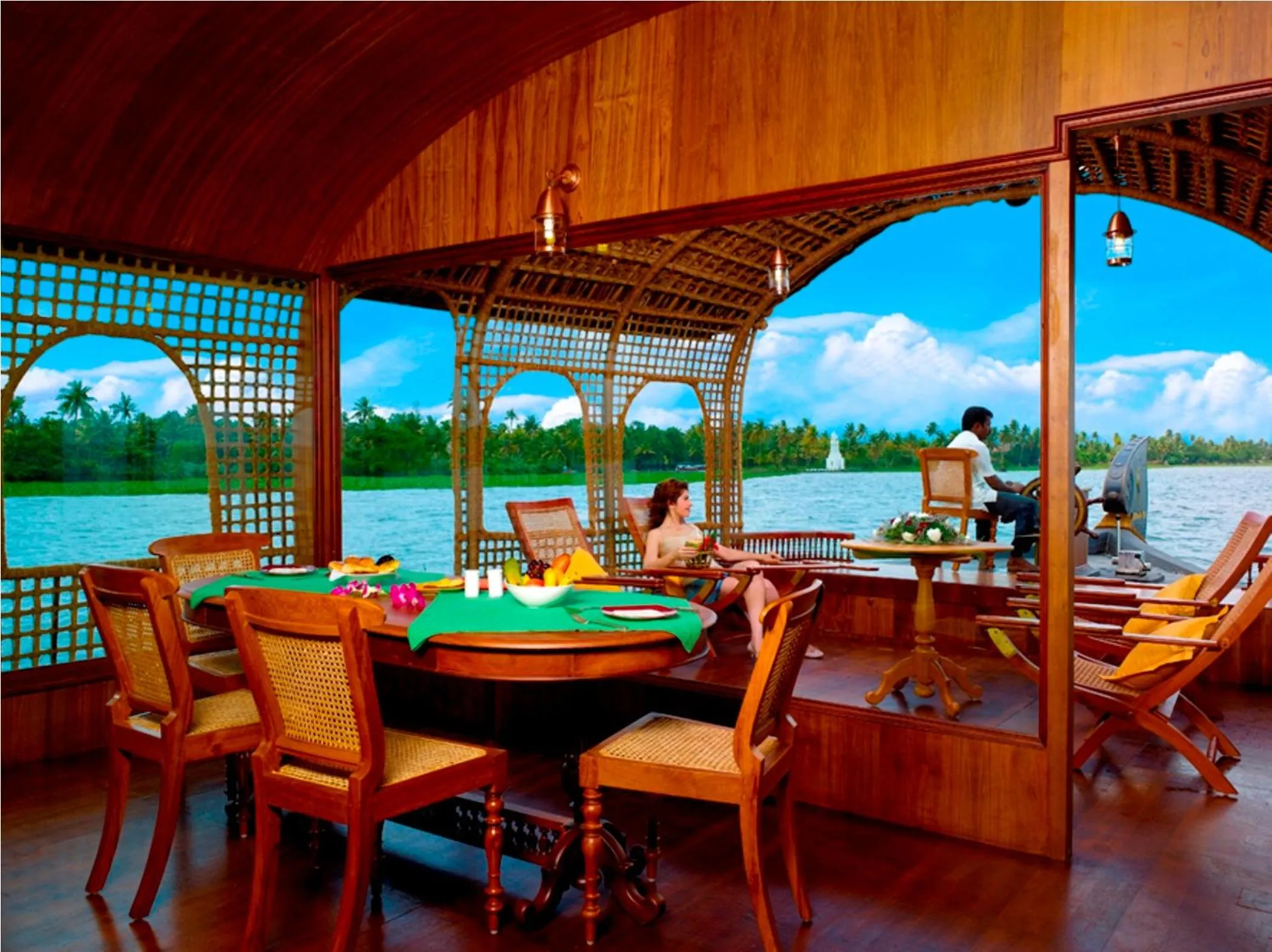 Restaurant/places to eat in Kumarakom Lake Resort