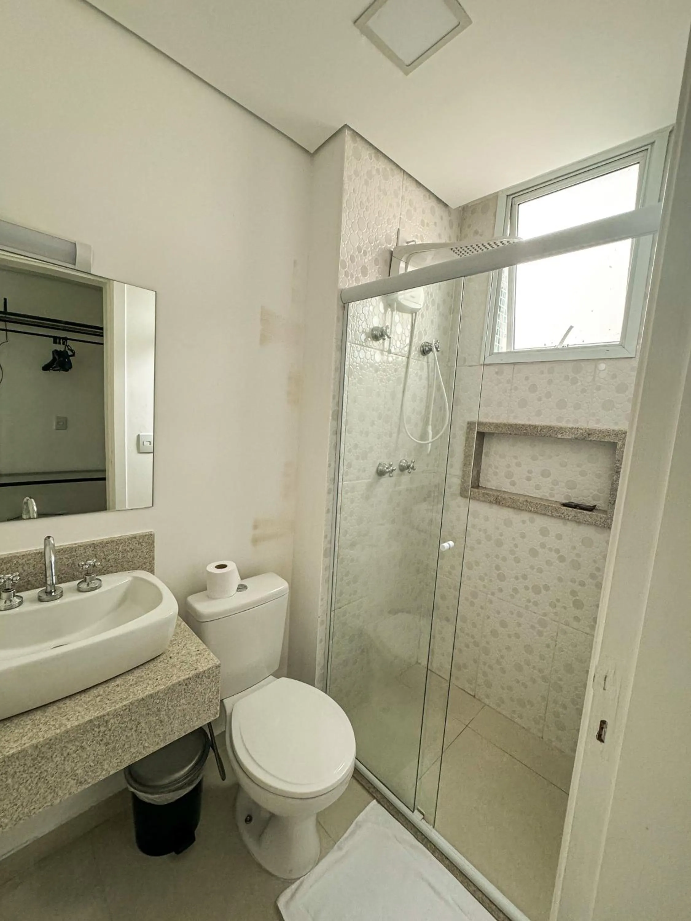 Bathroom in Hotel Pigalle, próximo a Expo São Paulo