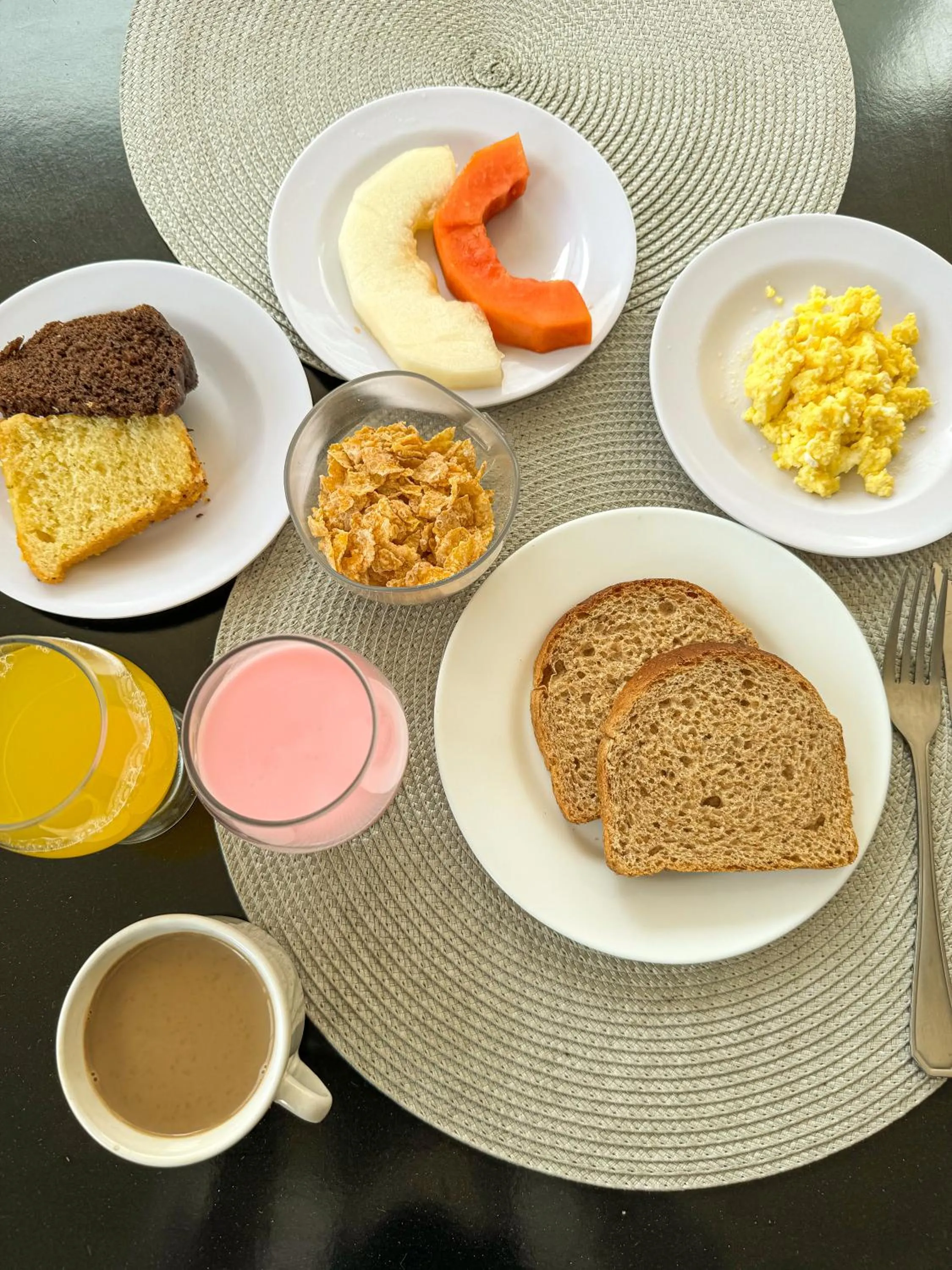 Buffet breakfast in Hotel Pigalle, próximo a Expo São Paulo