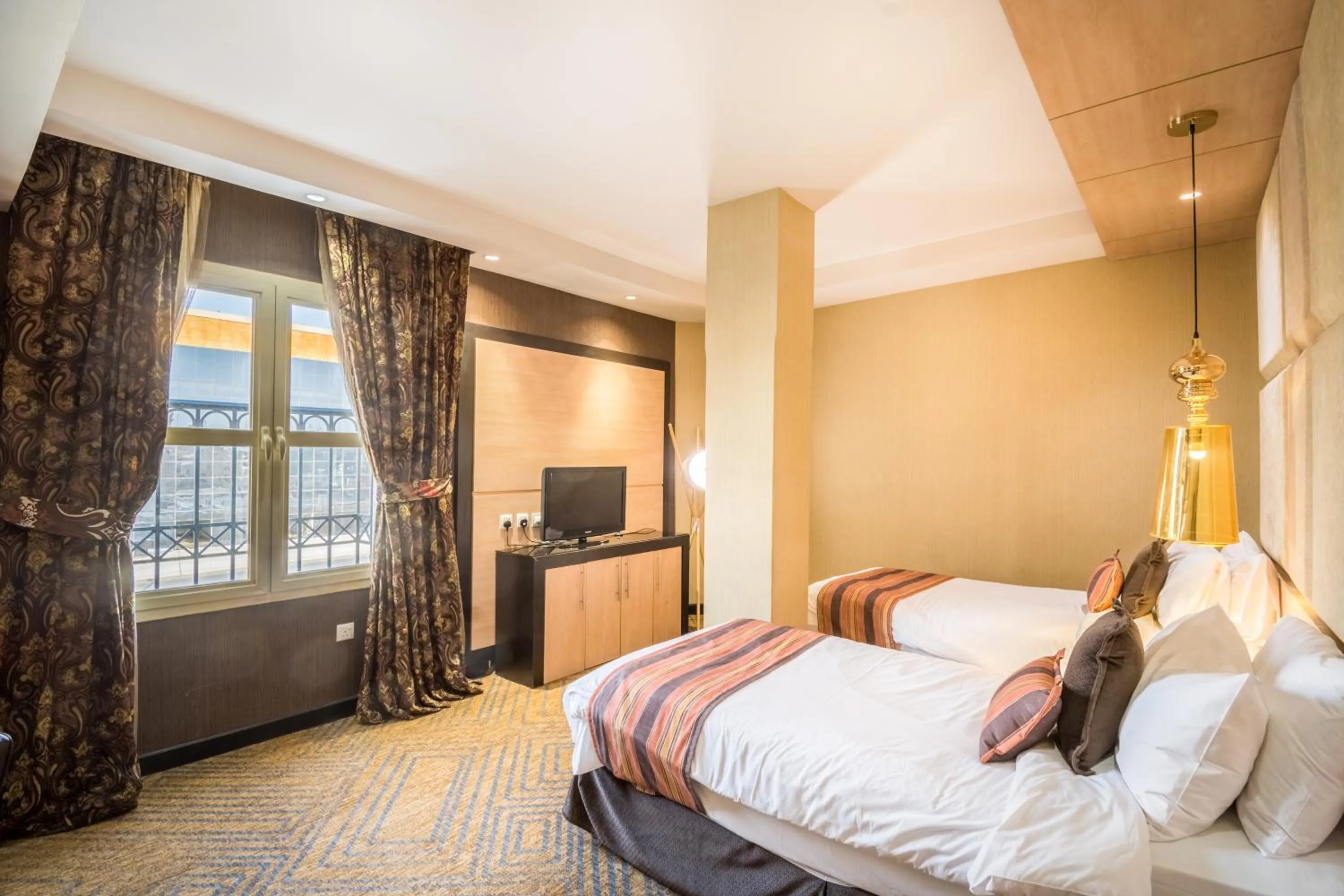 Bedroom, Bed in Grand Plaza Hotel - Takhasosi Riyadh