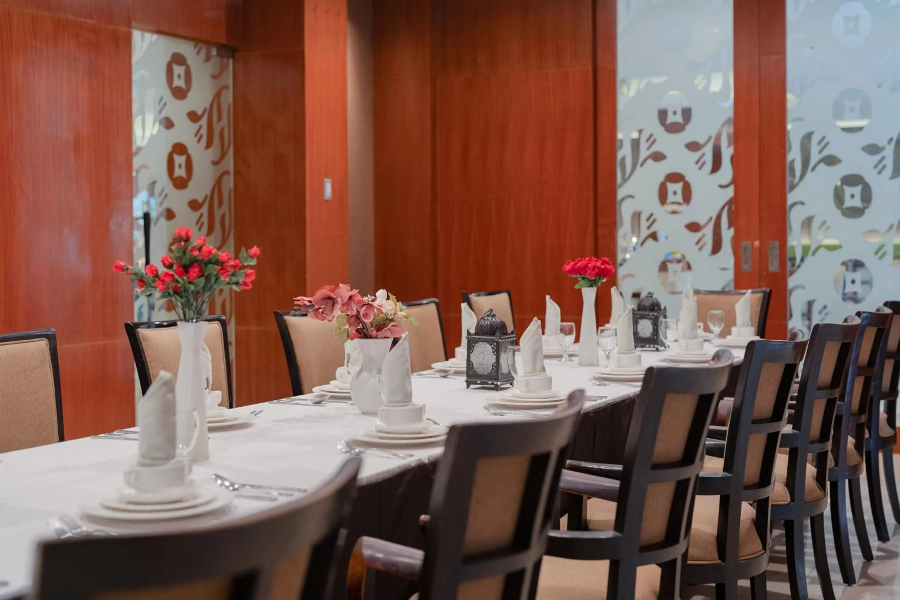 Restaurant/Places to Eat in Hotel Santika Jemursari