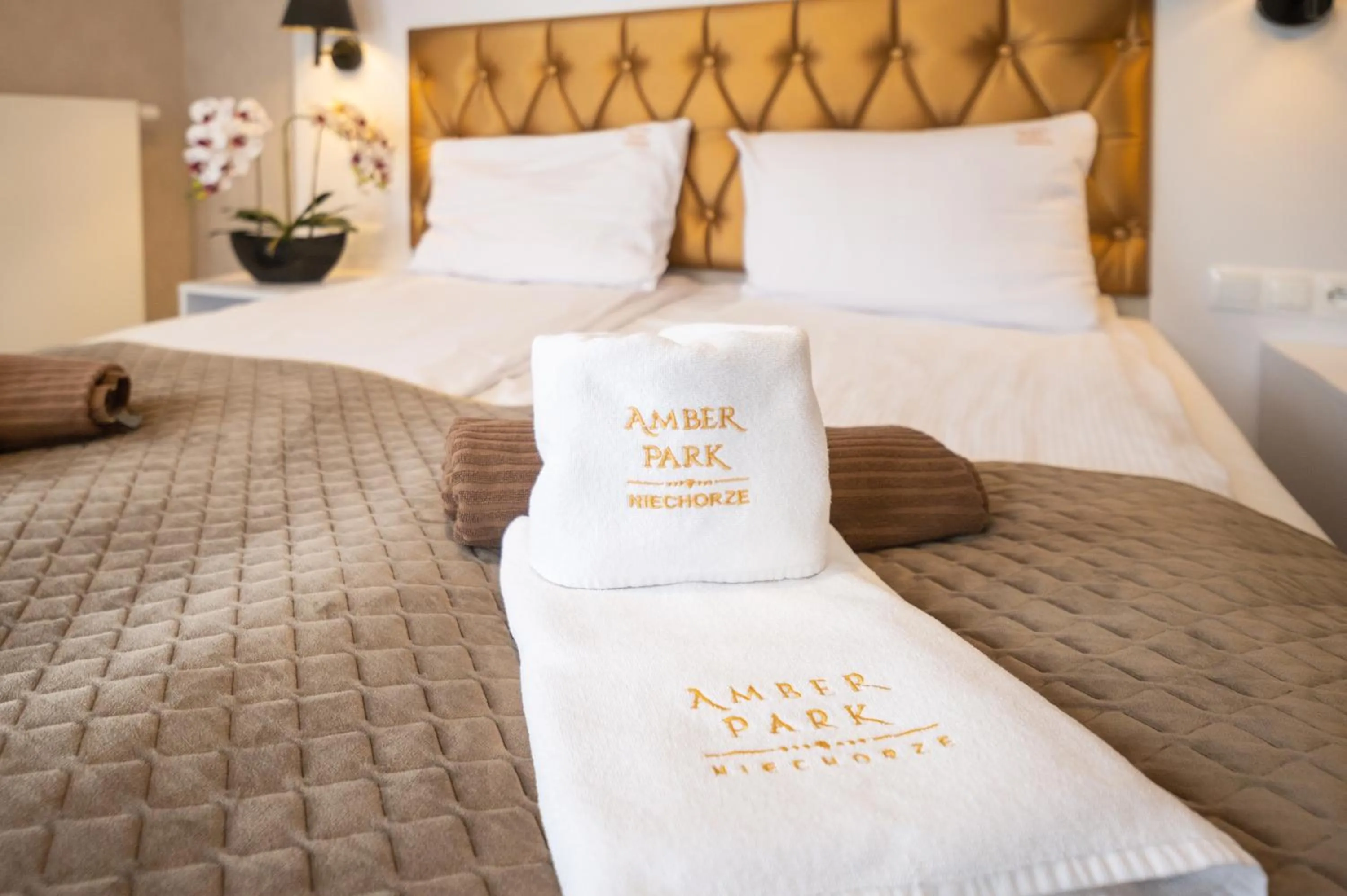 Photo of the whole room, Bed in Amber Park Spa