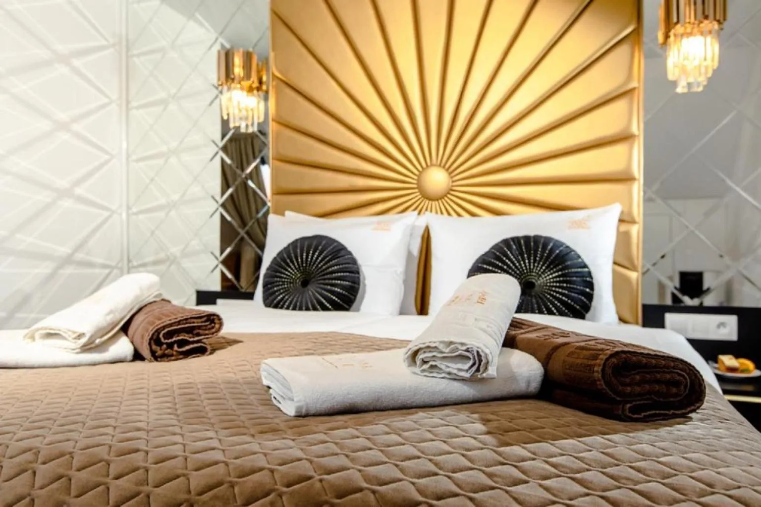 Photo of the whole room, Bed in Amber Park Spa