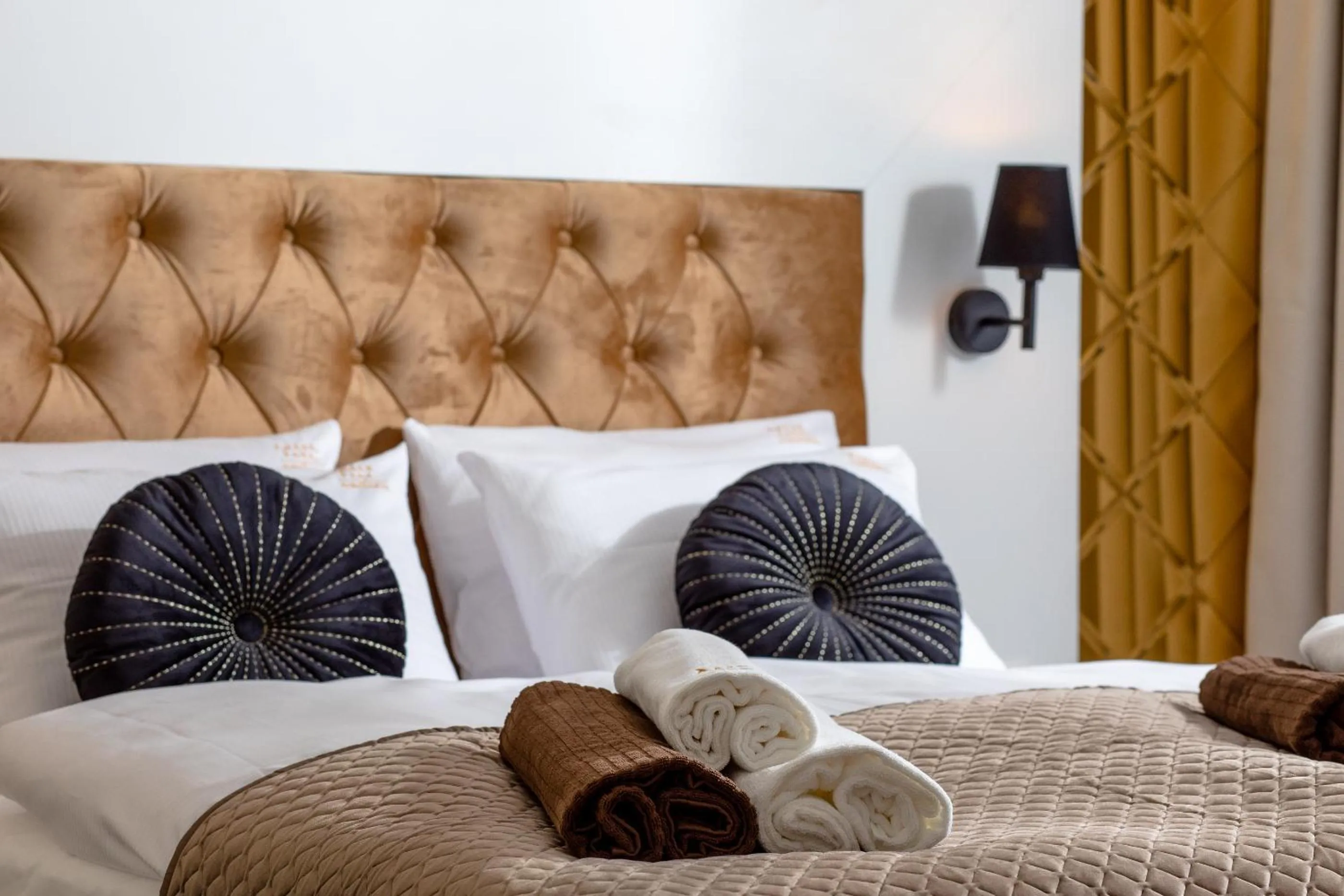 Photo of the whole room, Bed in Amber Park Spa