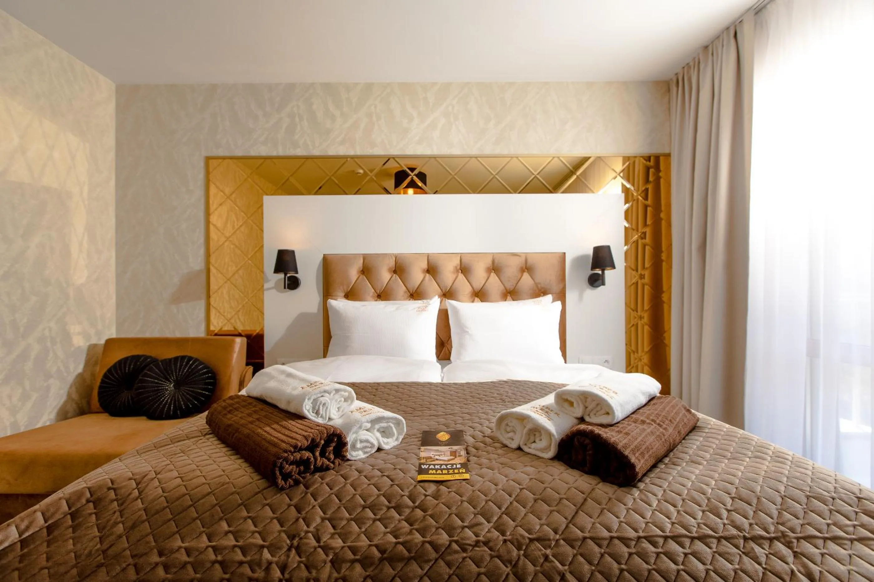 Photo of the whole room, Bed in Amber Park Spa