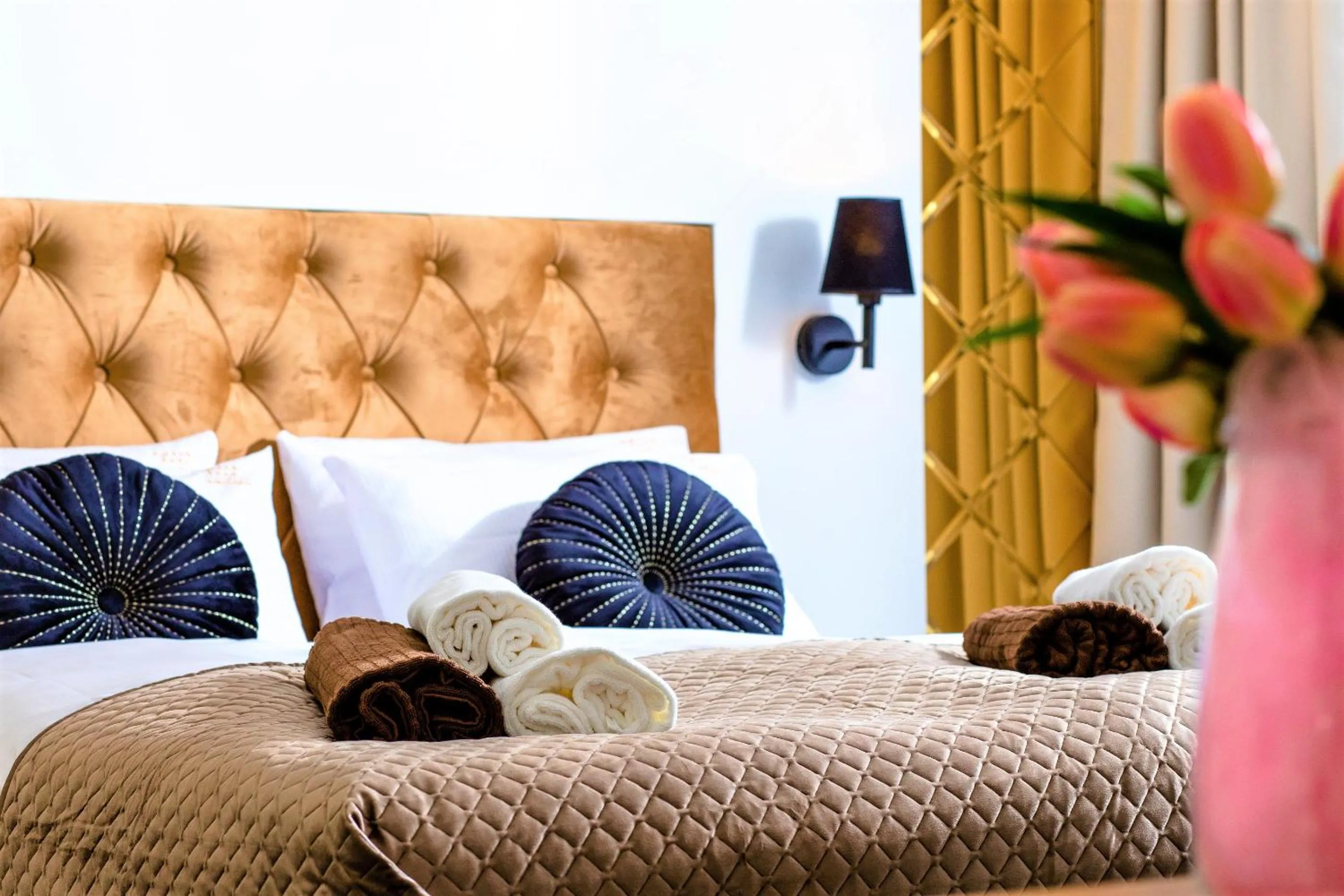 Photo of the whole room, Bed in Amber Park Spa