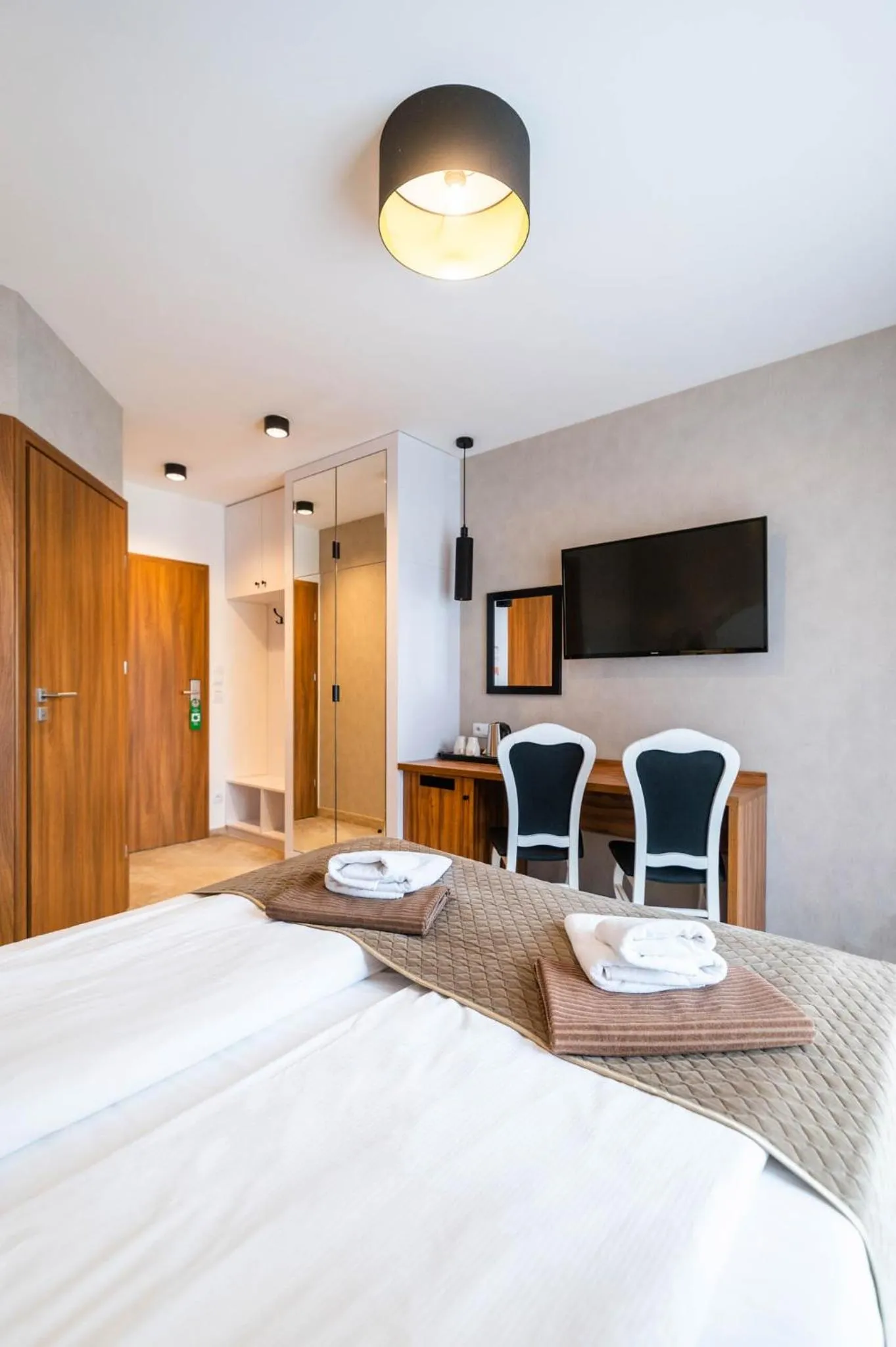 Photo of the whole room, Bed in Amber Park Spa