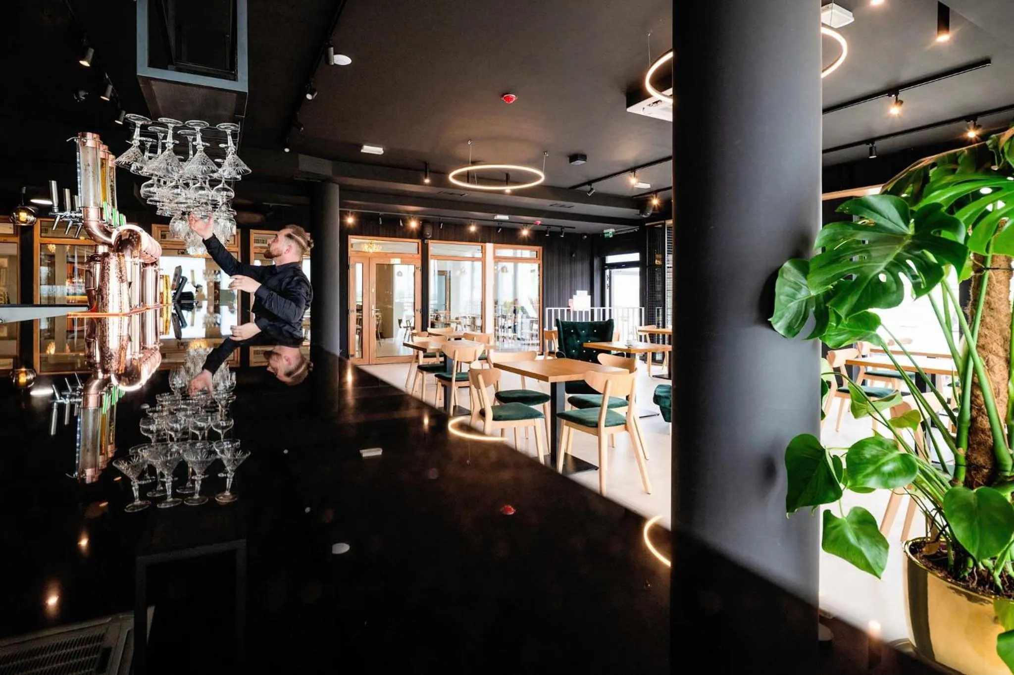 Restaurant/places to eat in Amber Park Spa