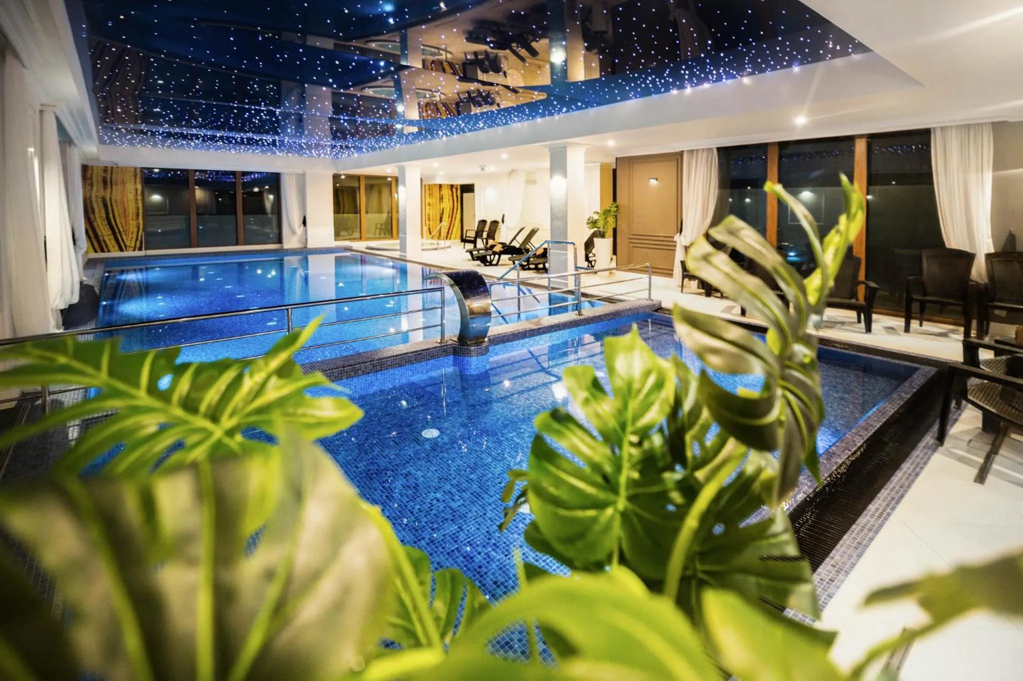 Swimming pool in Amber Park Spa