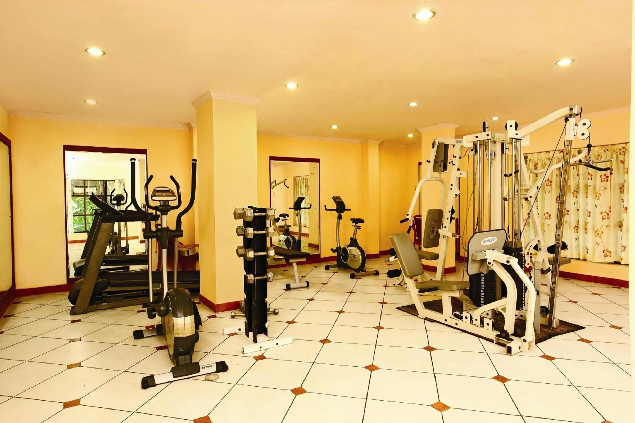 Fitness centre/facilities in Emarald Resort