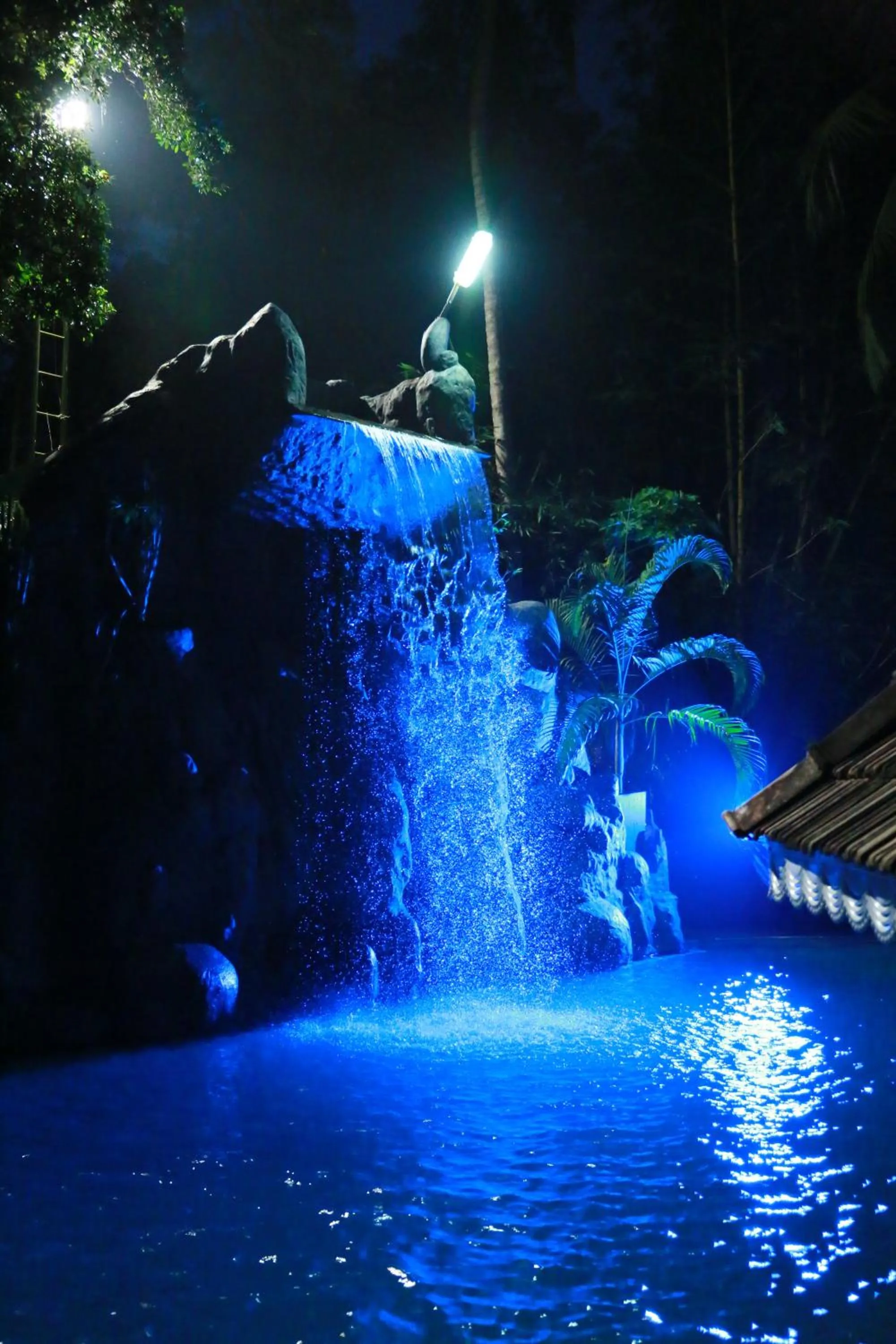 Swimming pool in Emarald Resort