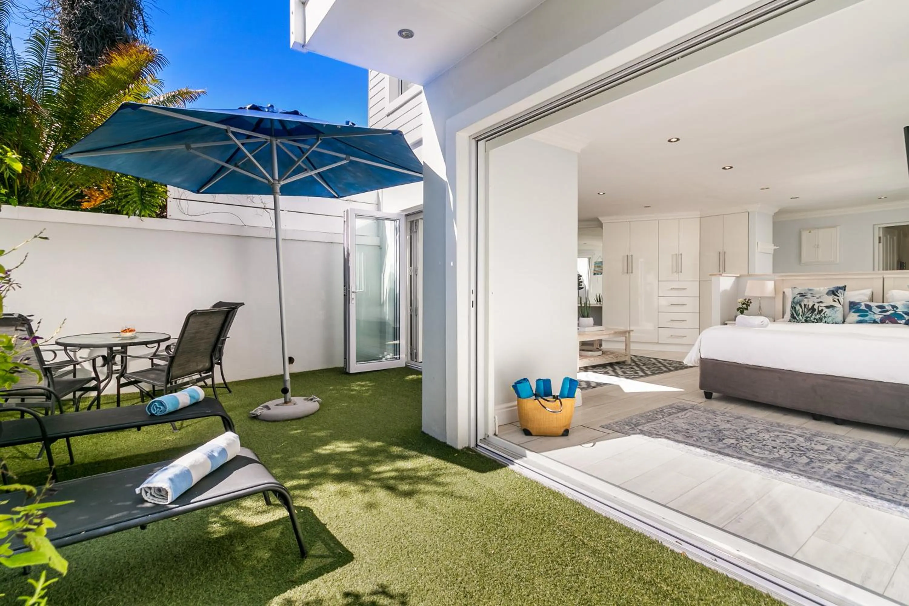 Bed in One on Bollard