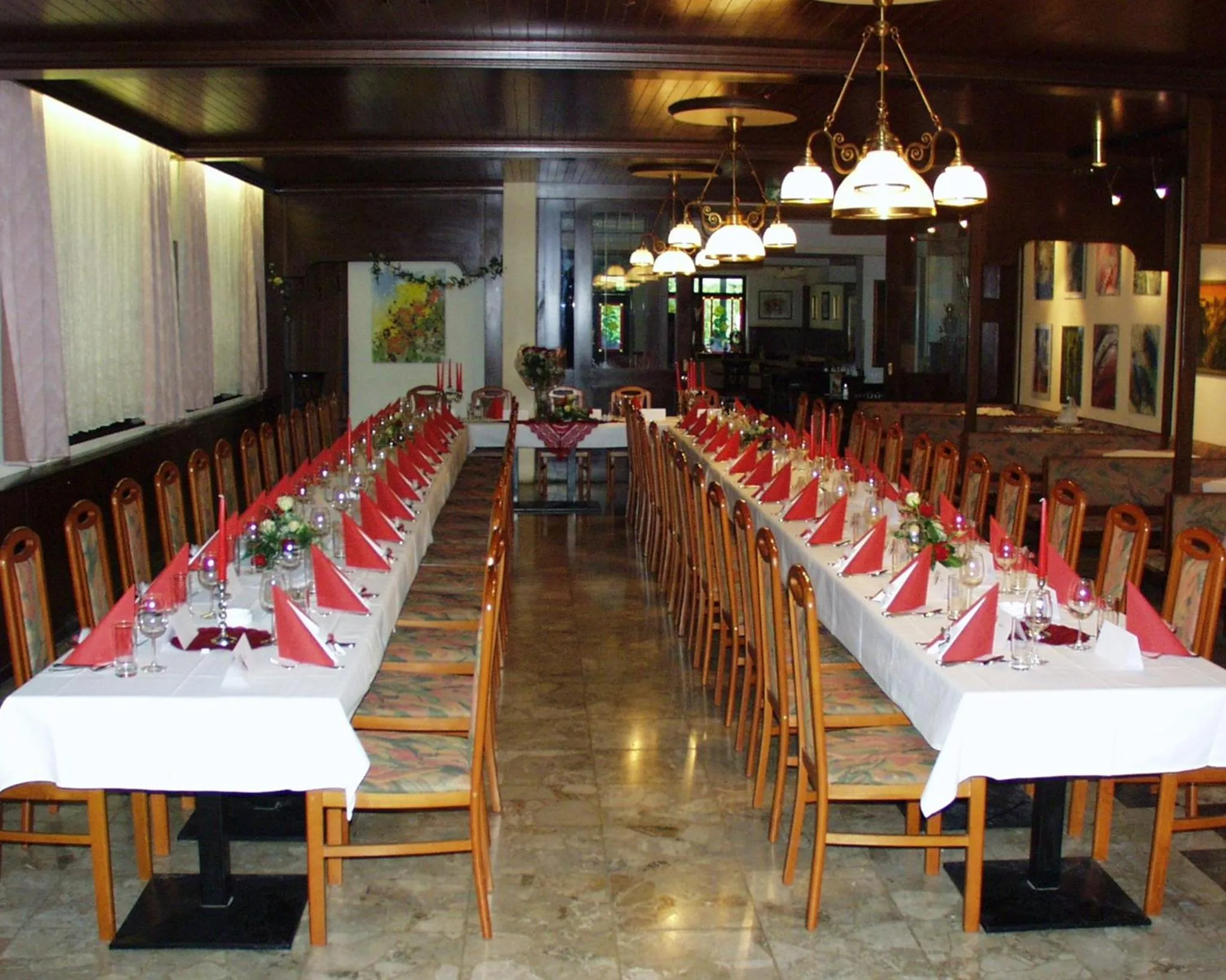 Restaurant/places to eat in Parkhotel Neubauer