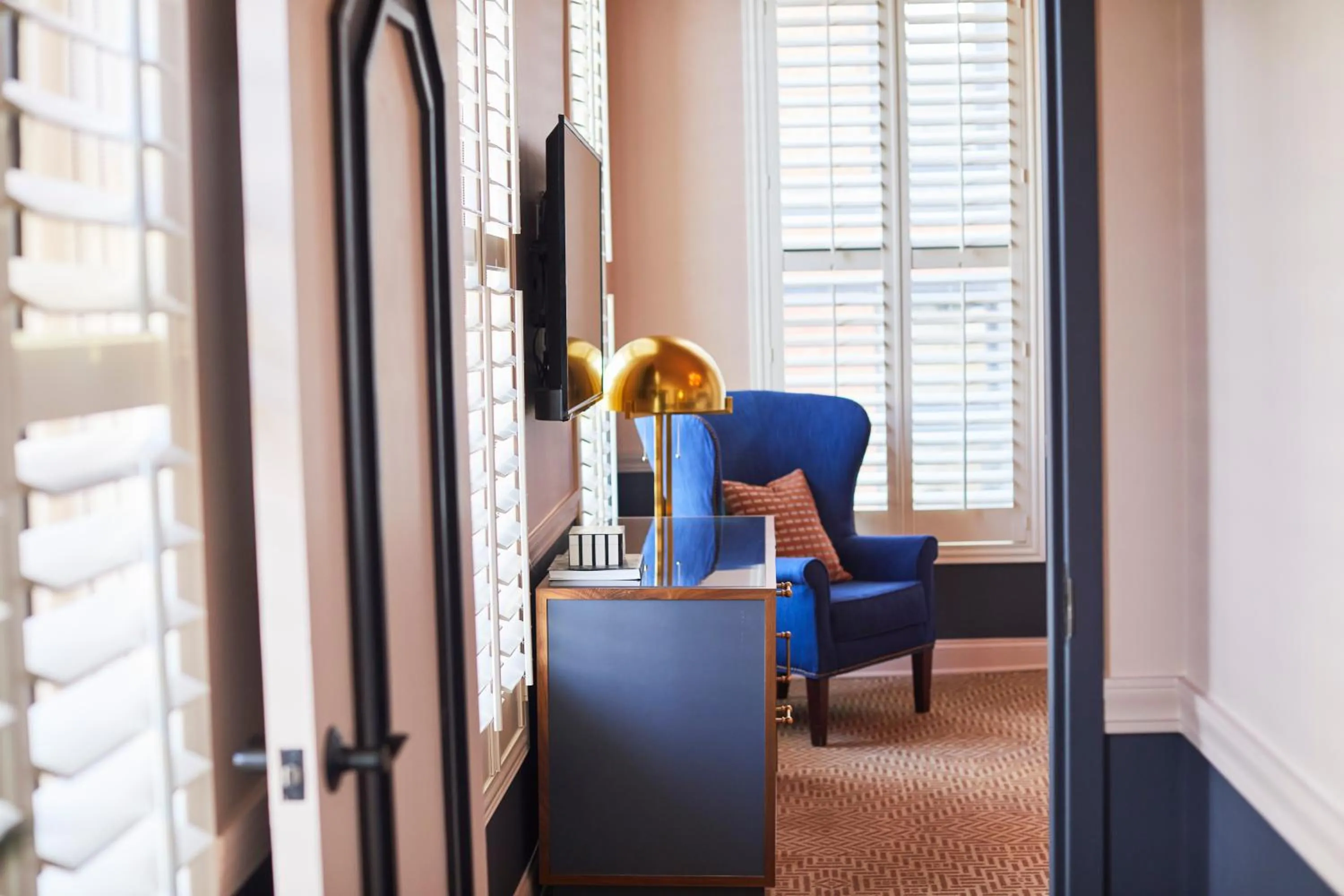 Seating area in The Oliver Hotel Knoxville, by Oliver