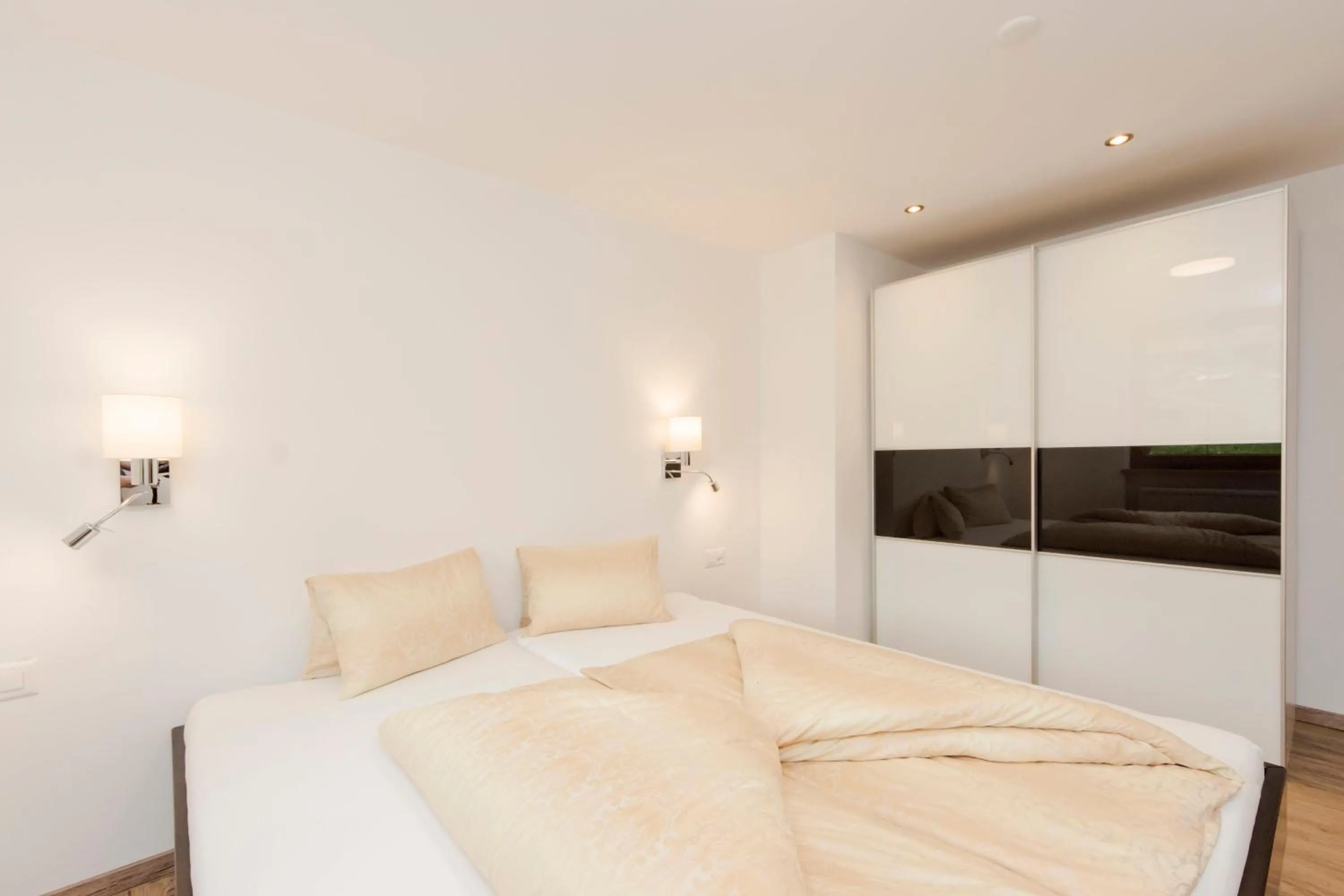 Bedroom, Bed in Chasa Sulai Appartements