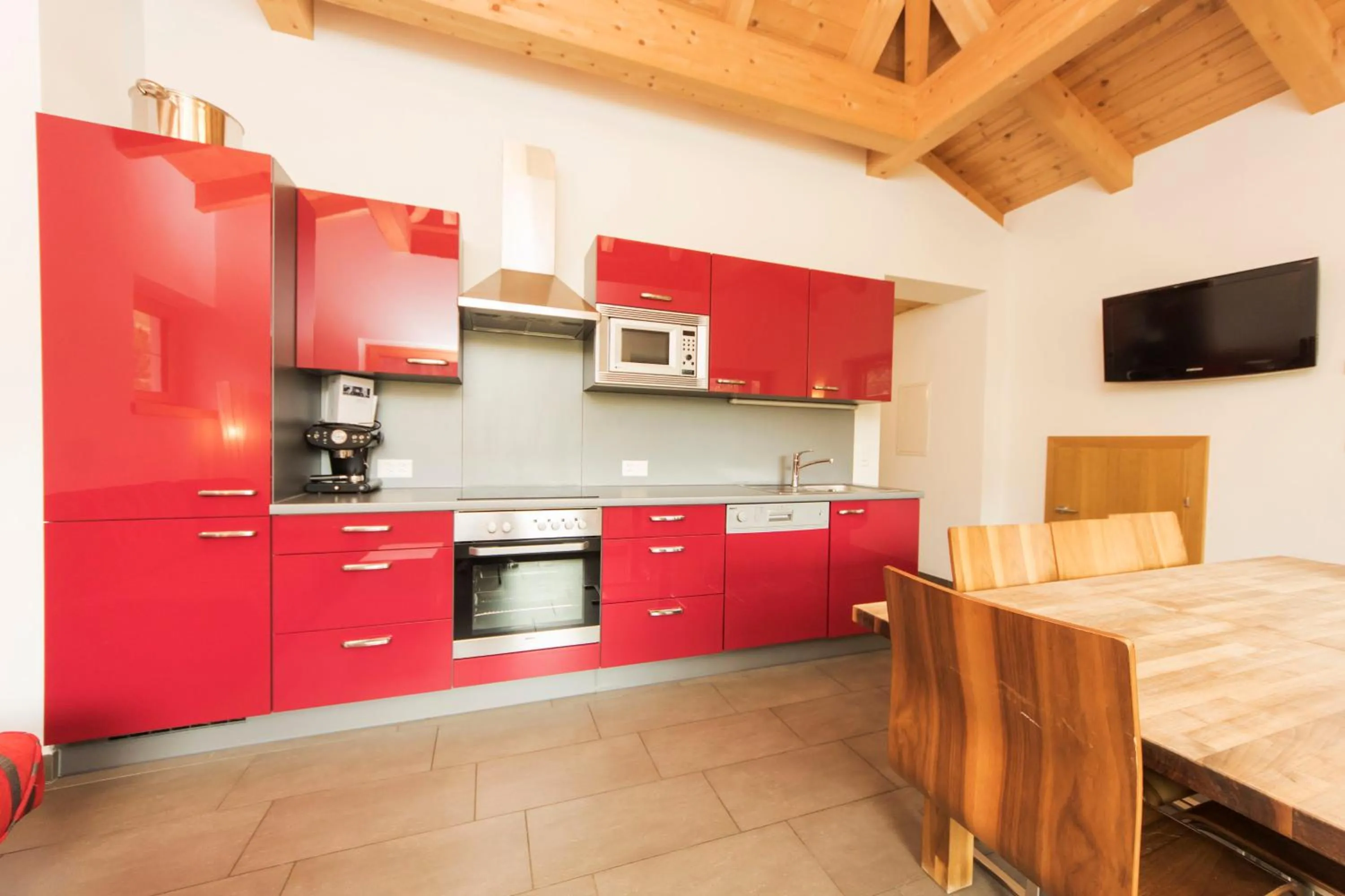 Dining area in Chasa Sulai Appartements