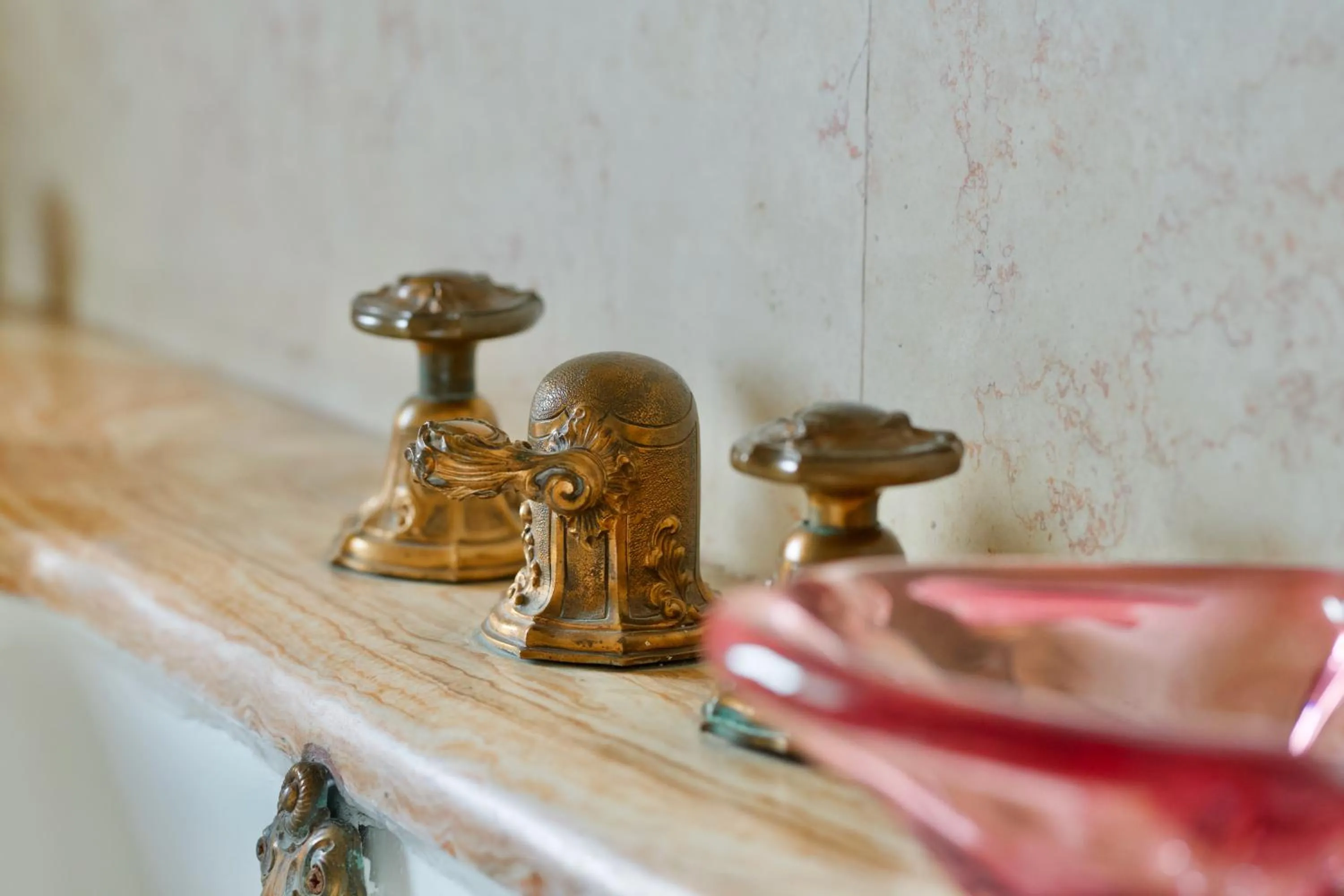 Bathroom in La Fiermontina Palazzo Bozzi Corso Hotel