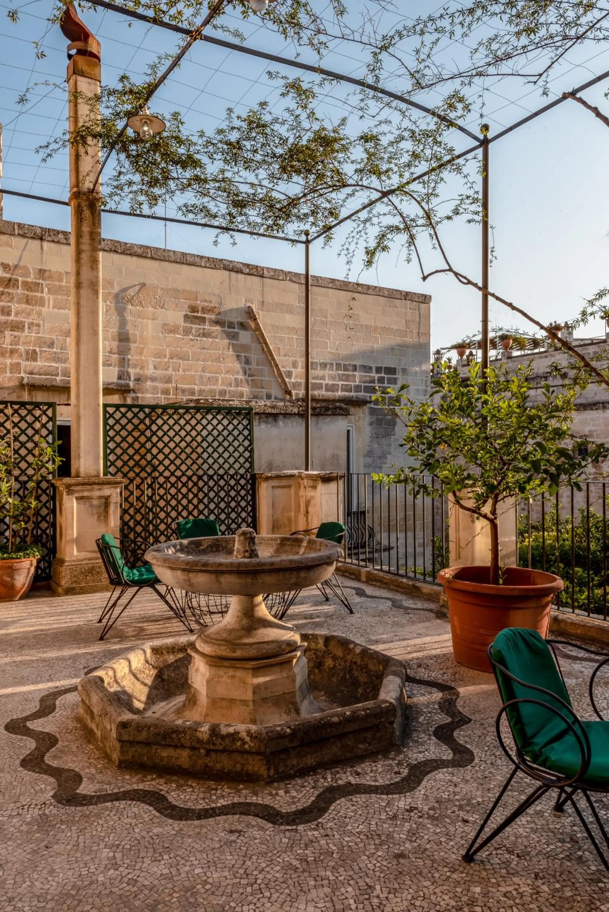 Patio in La Fiermontina Palazzo Bozzi Corso Hotel