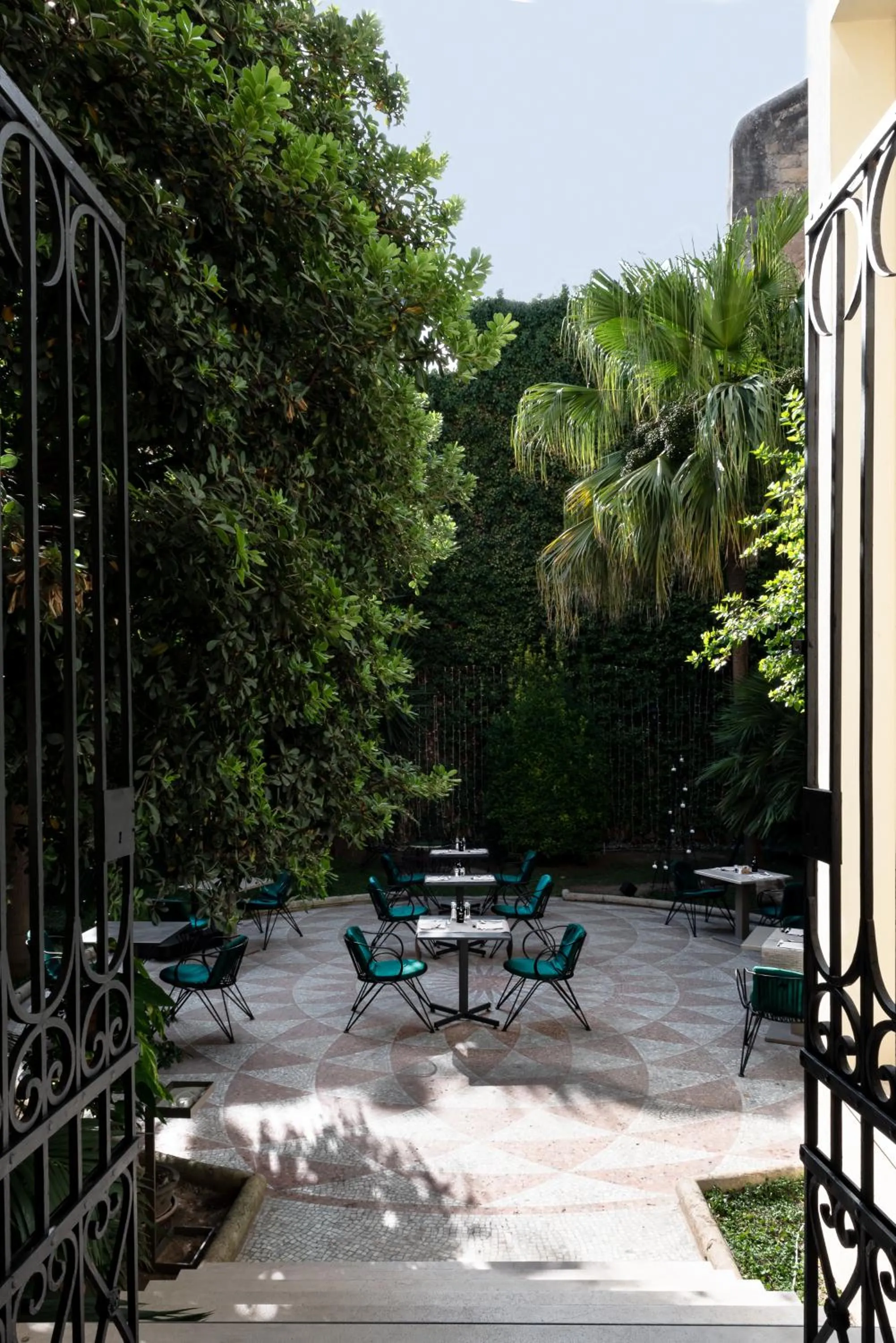 Garden in La Fiermontina Palazzo Bozzi Corso Hotel