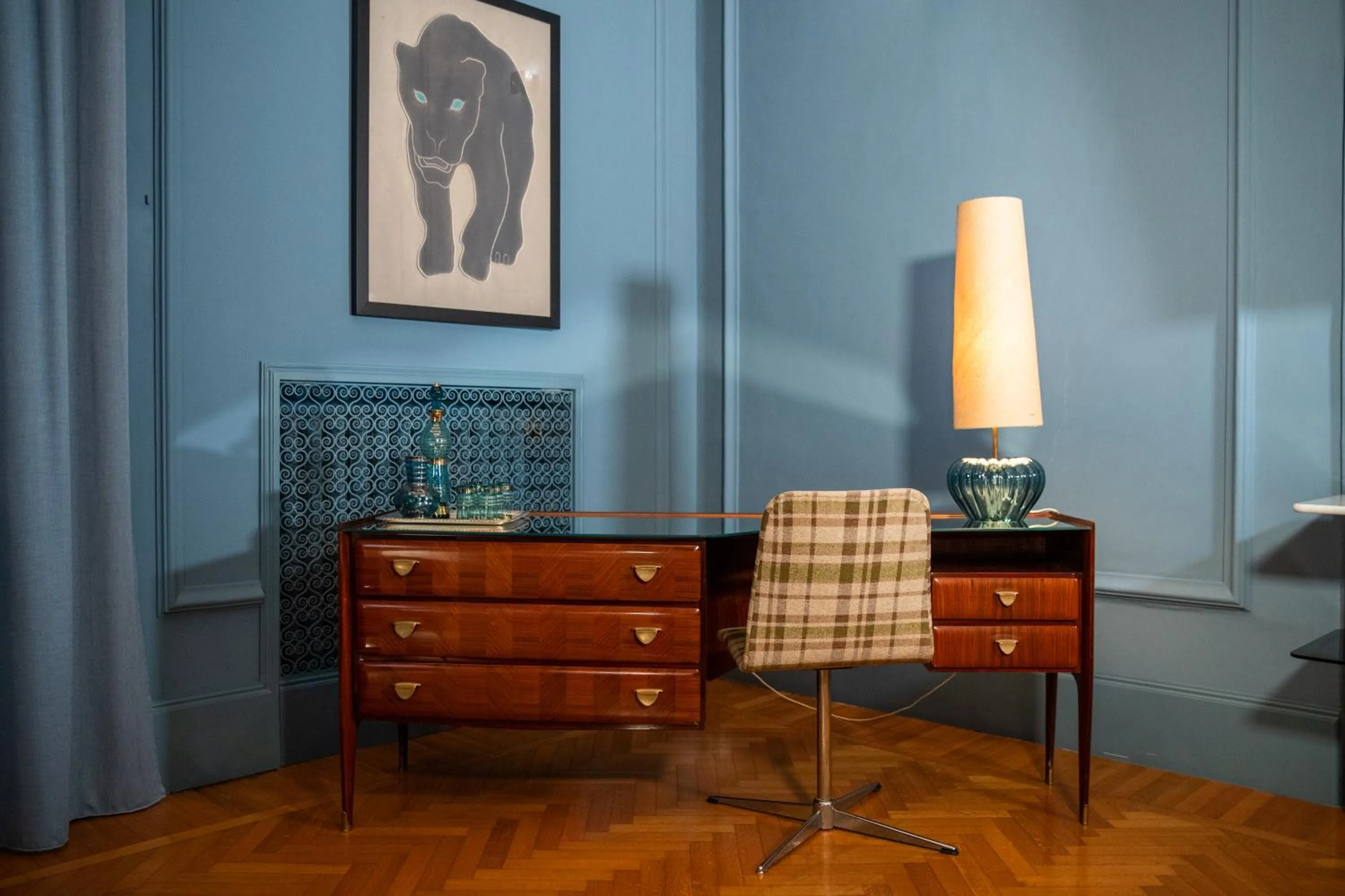 Decorative detail in La Fiermontina Palazzo Bozzi Corso Hotel