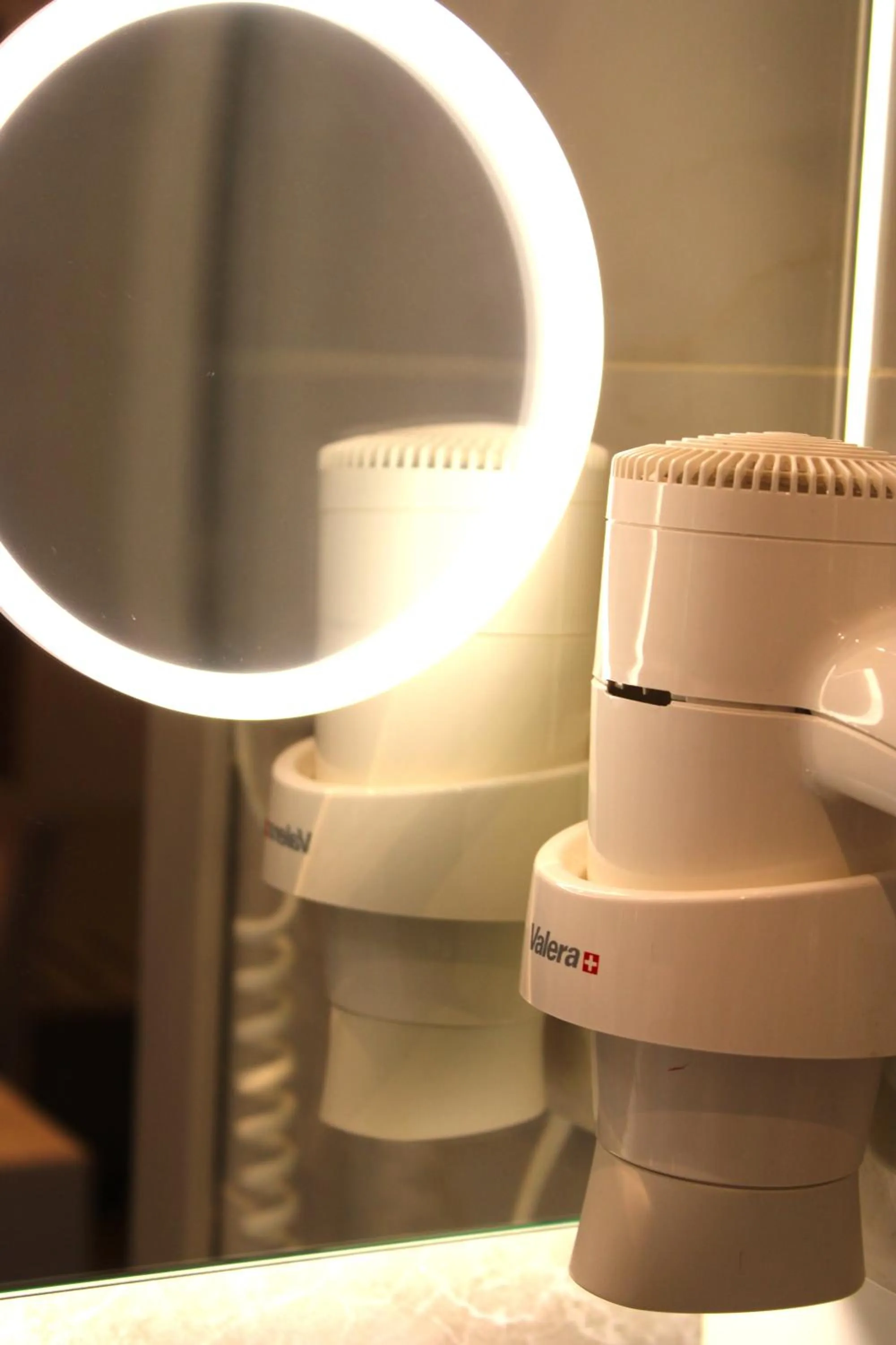 Shower in Hotel Victoria