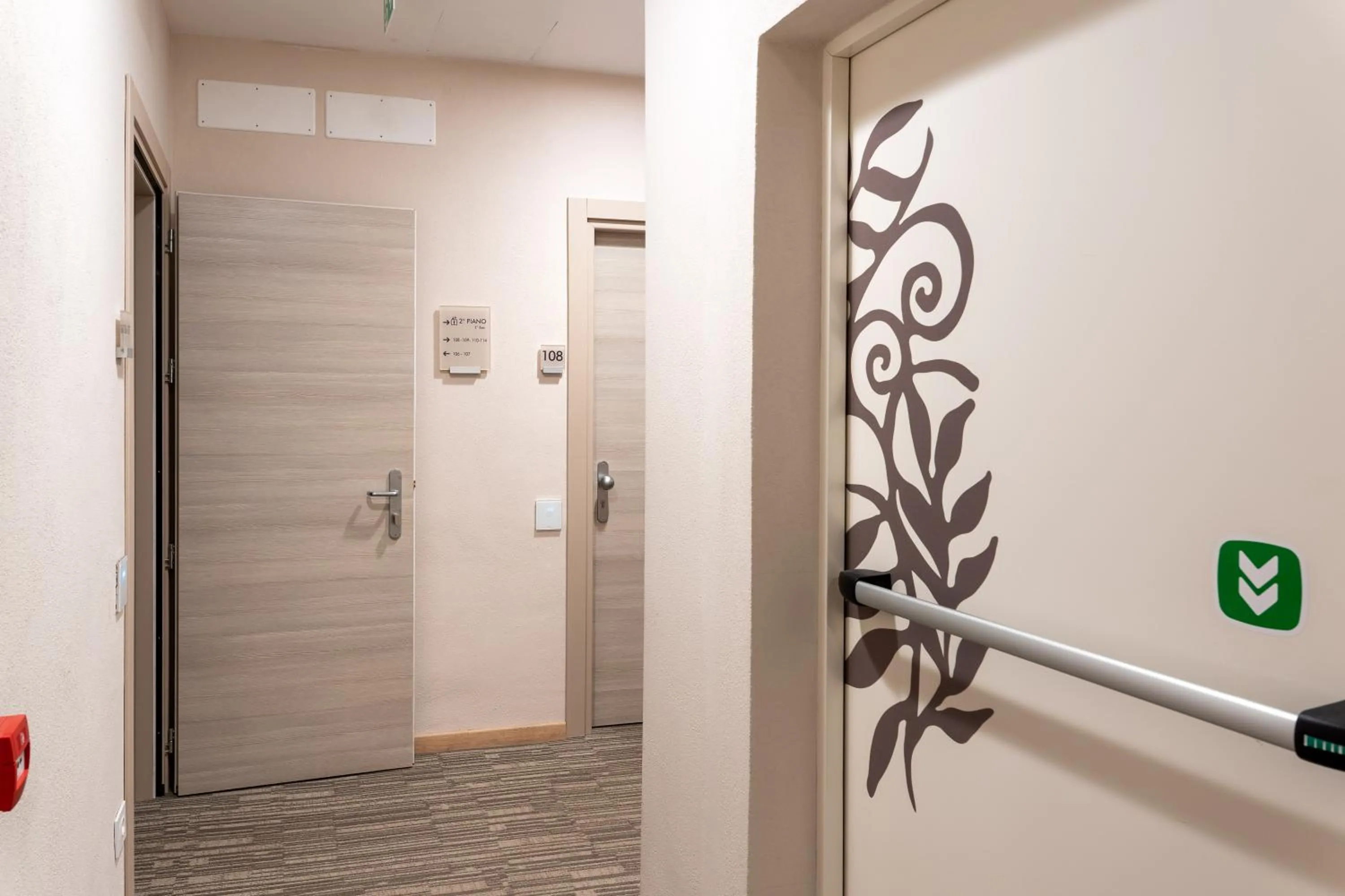 Decorative detail in Hotel Victoria