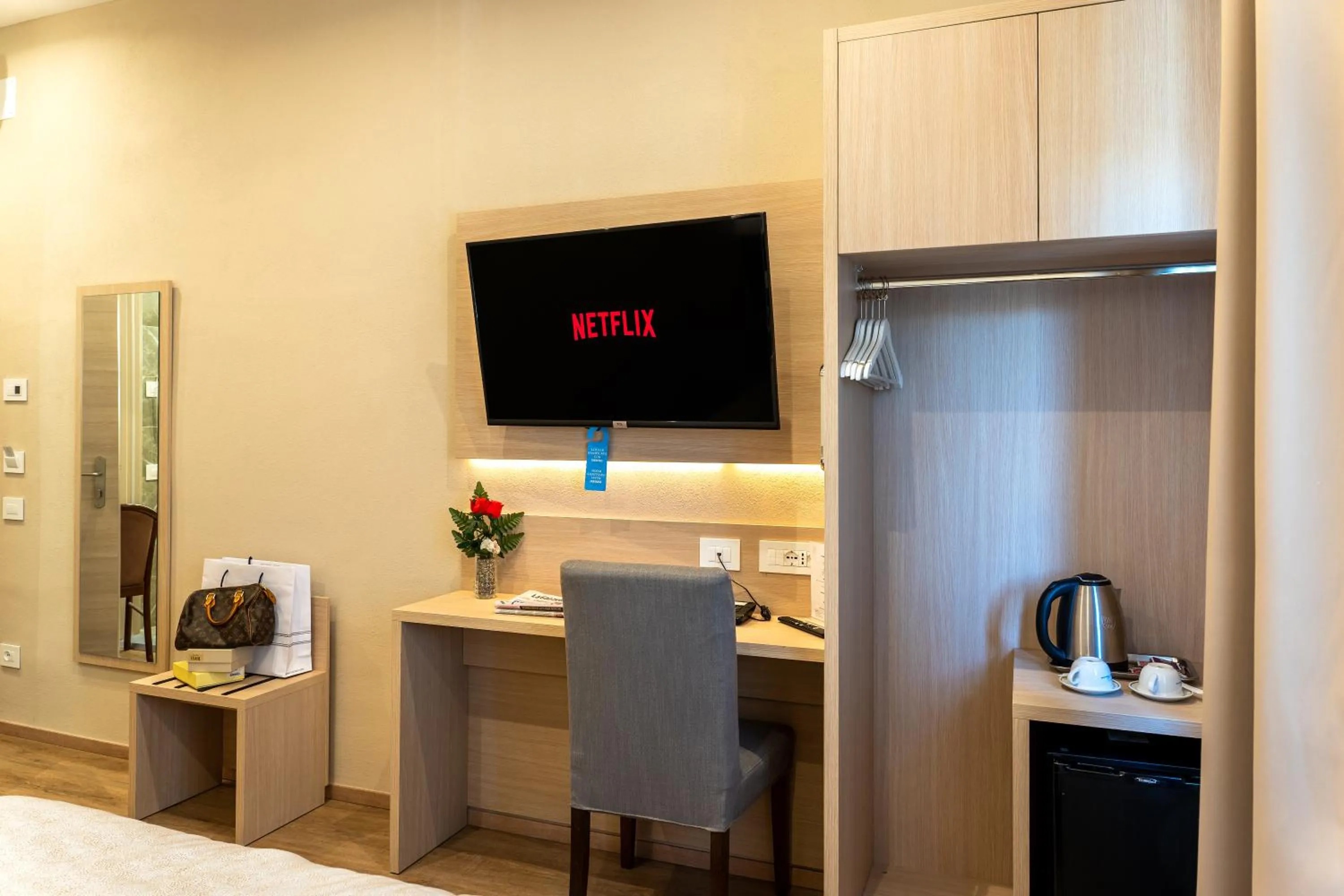 Decorative detail in Hotel Victoria