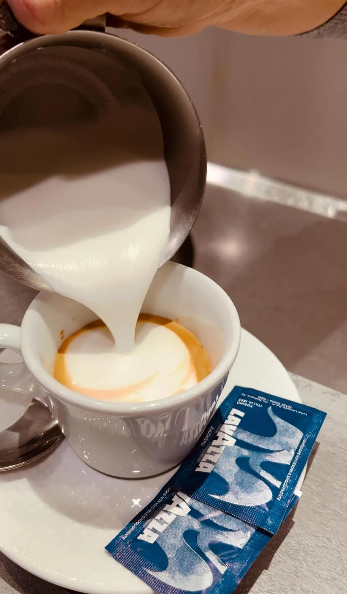 Food and drinks in Hotel Victoria