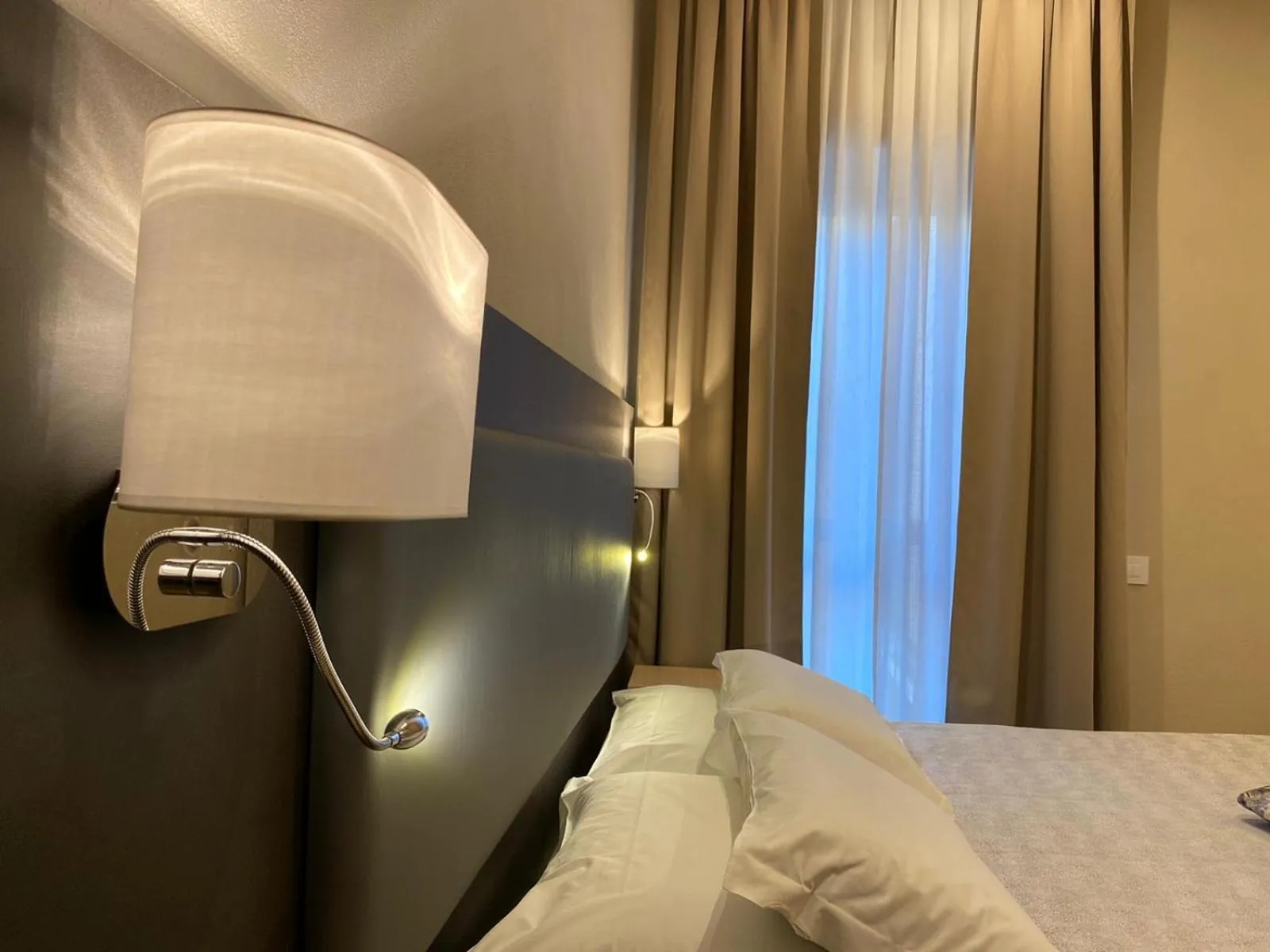 Bed in Hotel Victoria