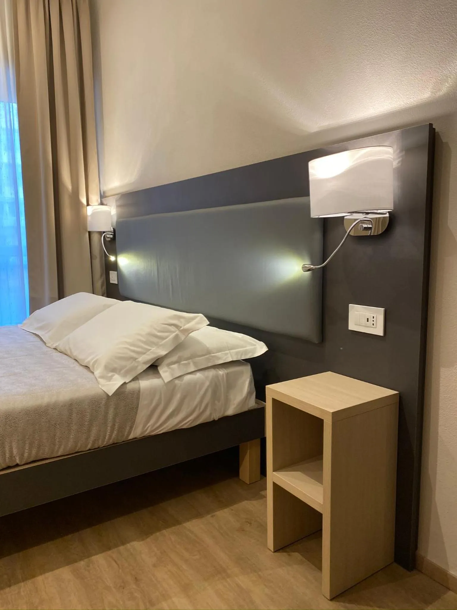 Bed in Hotel Victoria