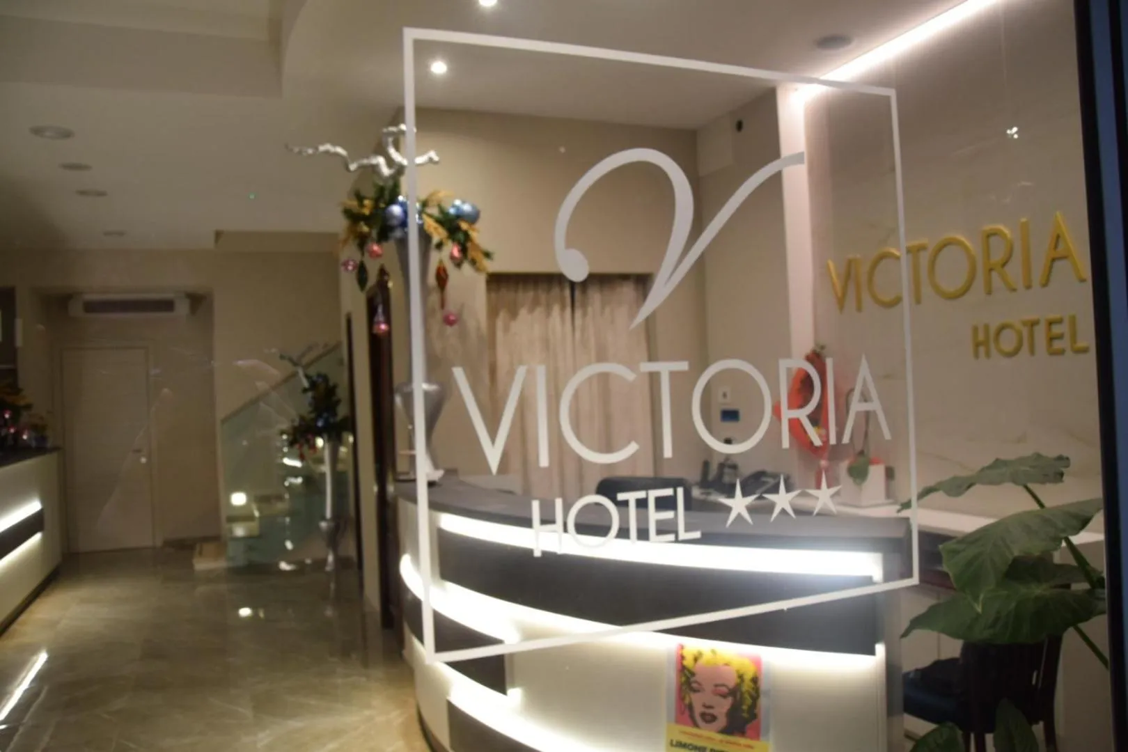 Facade/entrance in Hotel Victoria