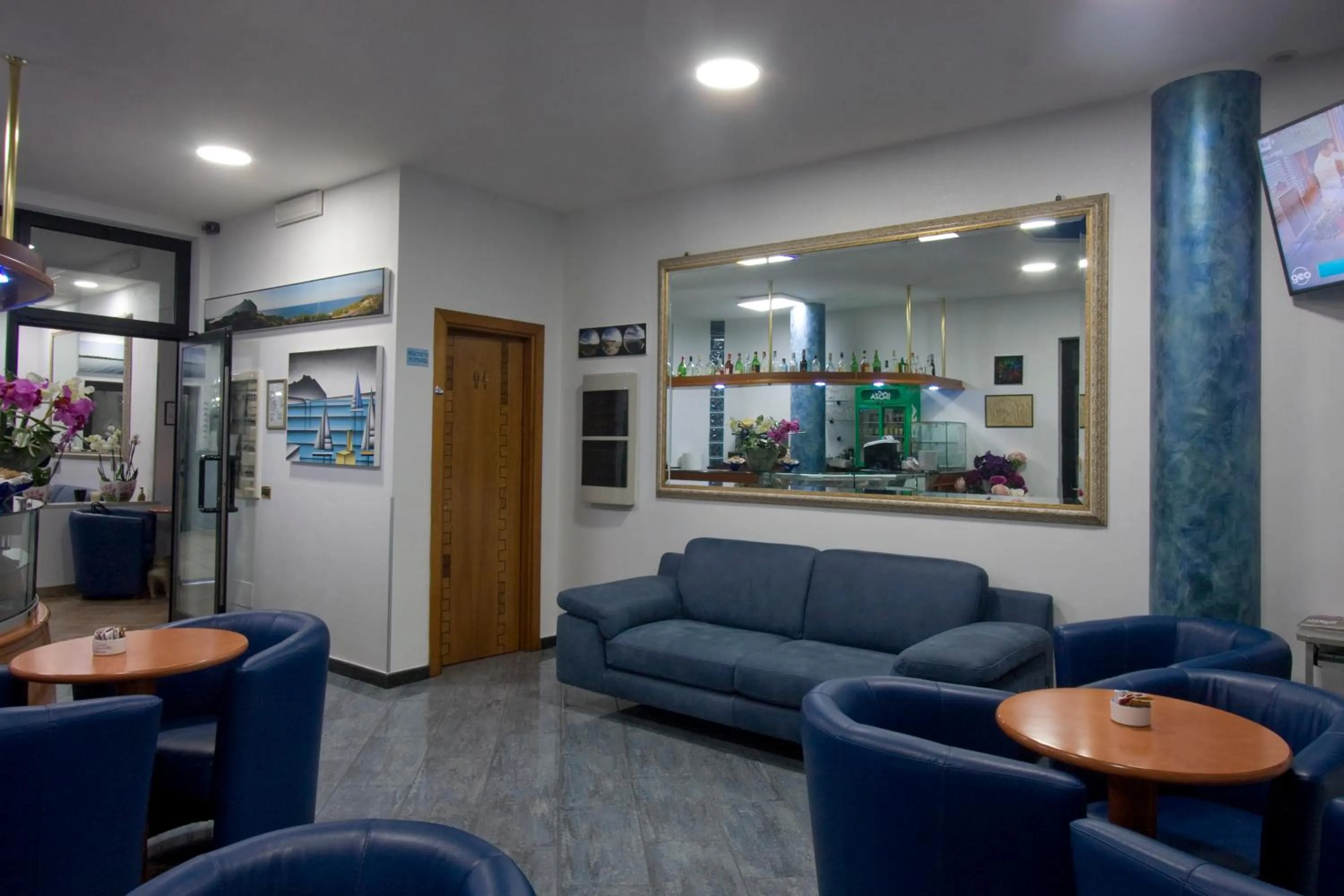 Lounge or bar in Hotel Il Gioiello