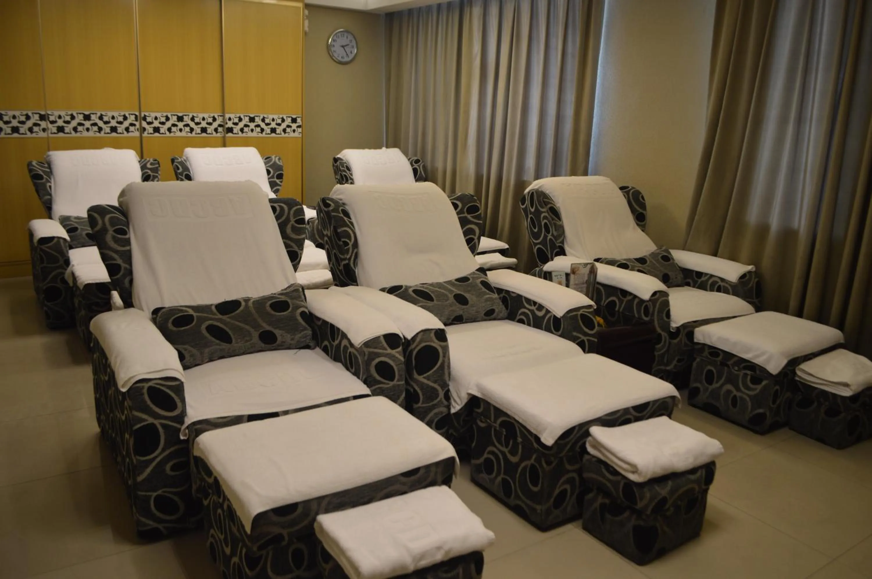 Massage in Shenzhen Longgang Rivan Hotel
