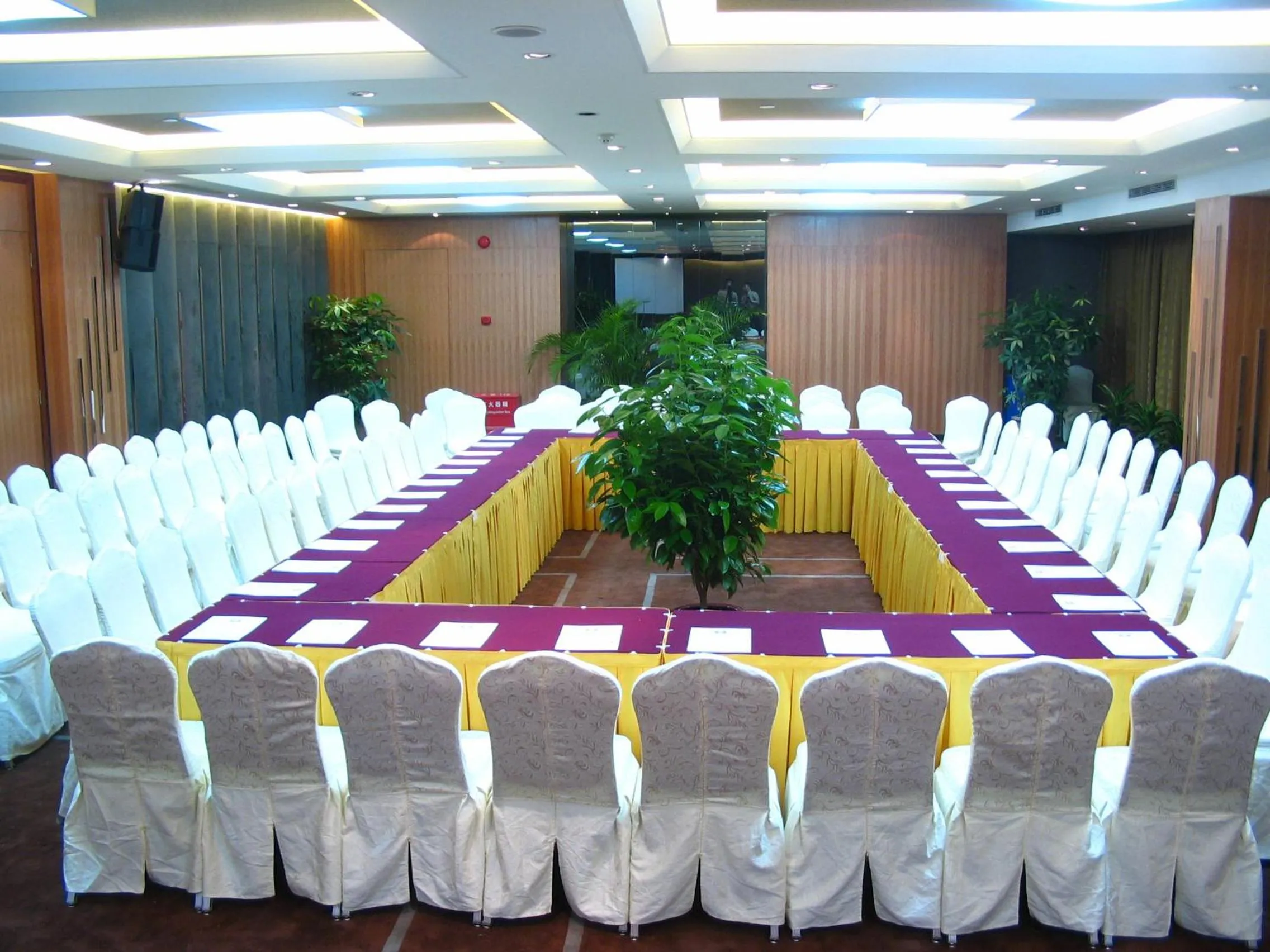 Meeting/conference room in Shenzhen Longgang Rivan Hotel