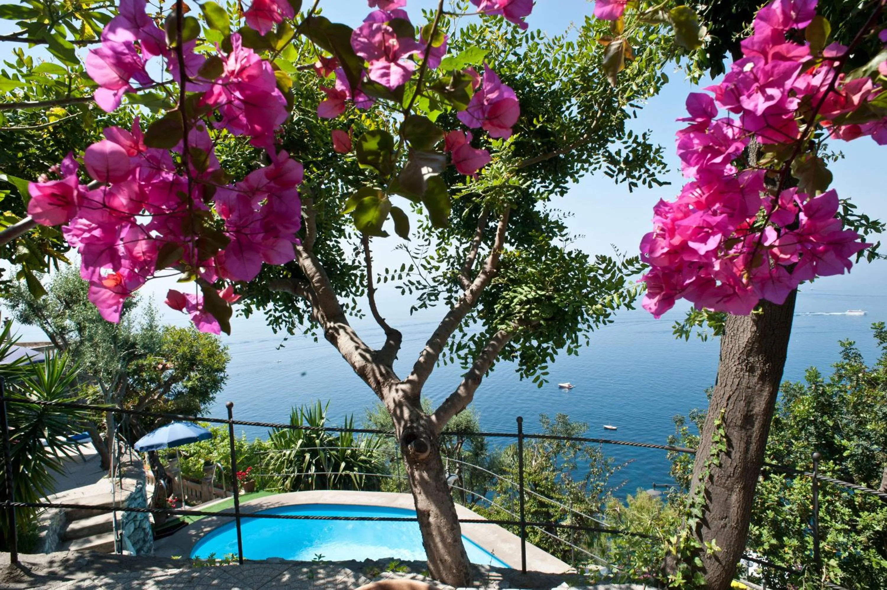 Swimming pool in Villa La Roccia - Arienzo