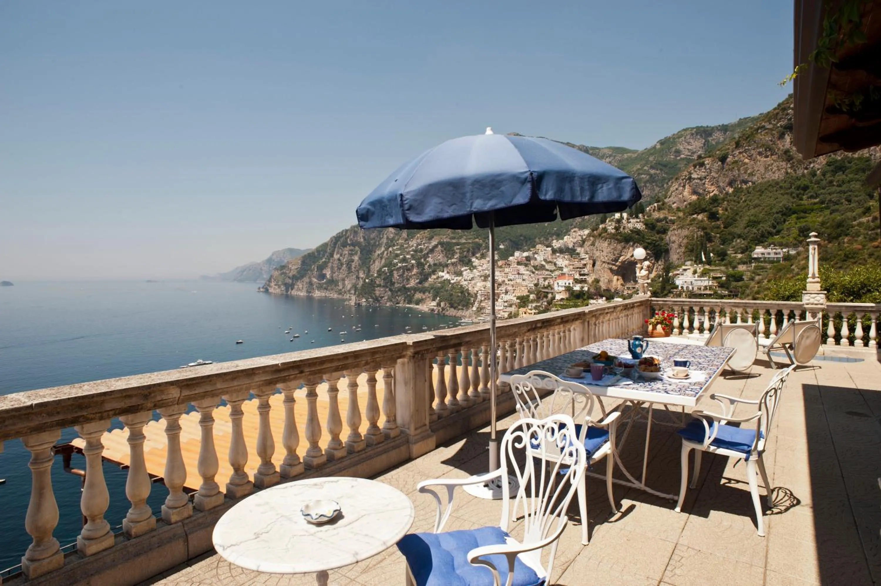 Balcony/Terrace in Villa La Roccia - Arienzo