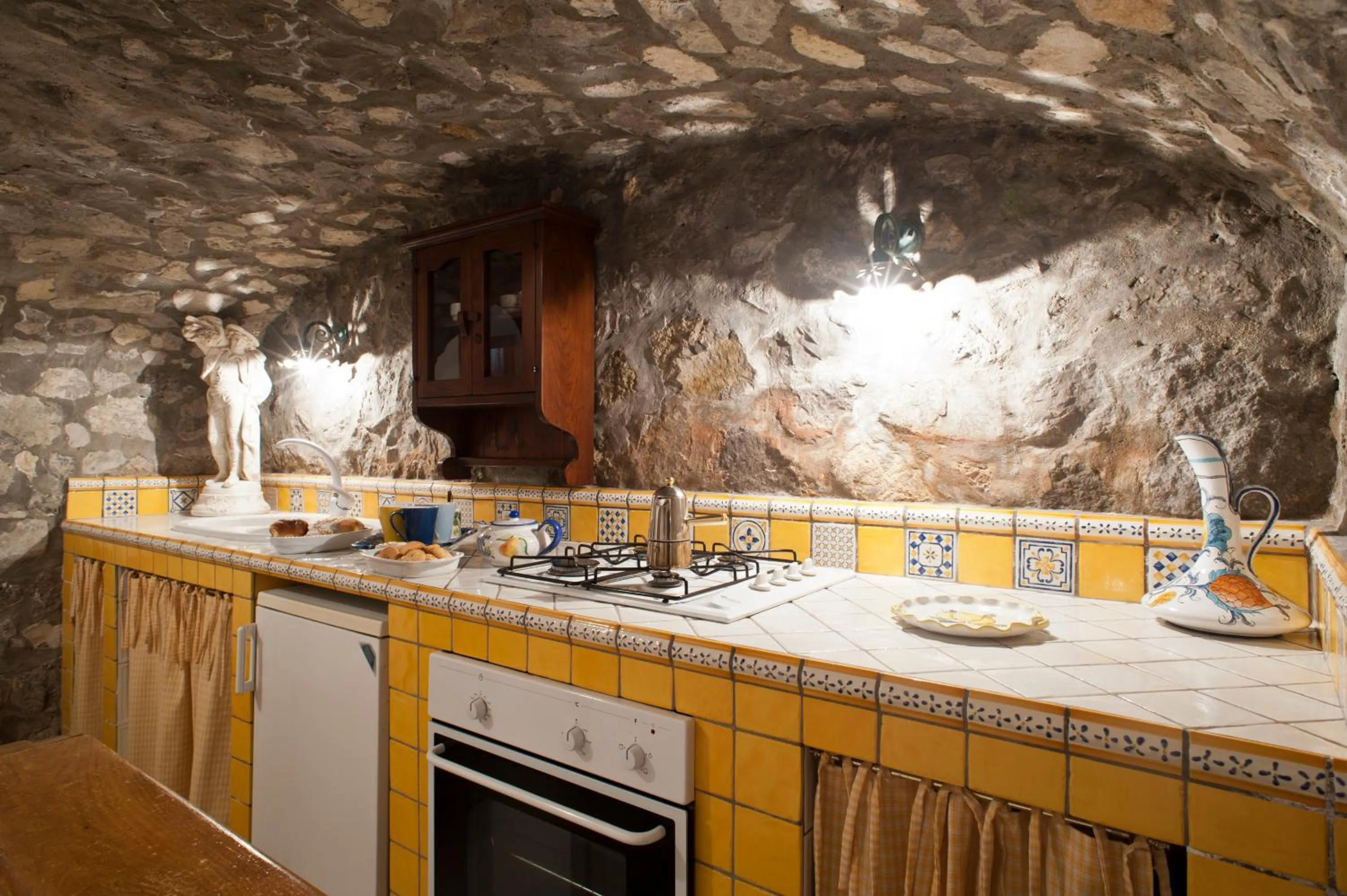 Kitchen or kitchenette in Villa La Roccia - Arienzo