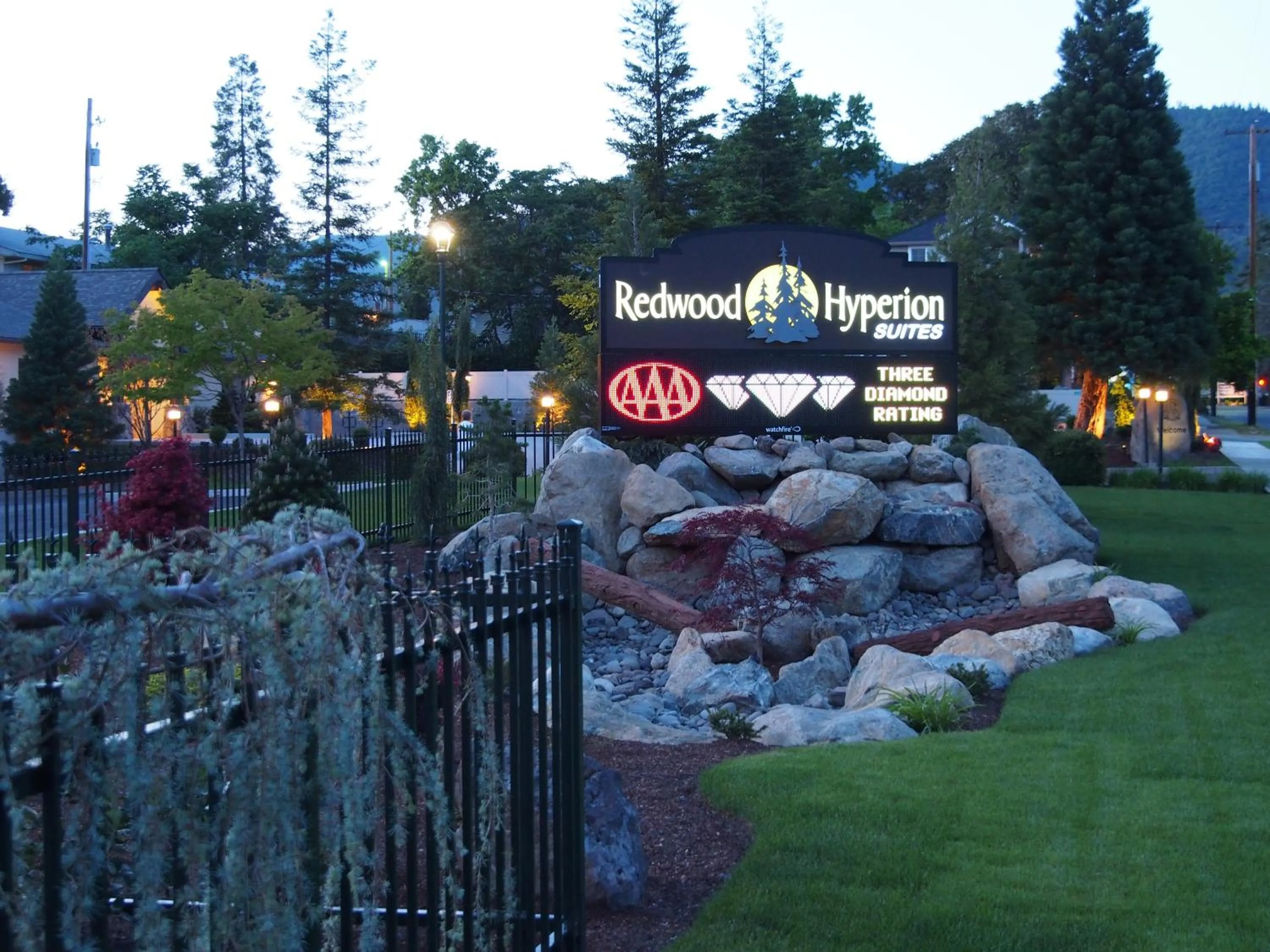 Area and facilities in Redwood Hyperion Suites