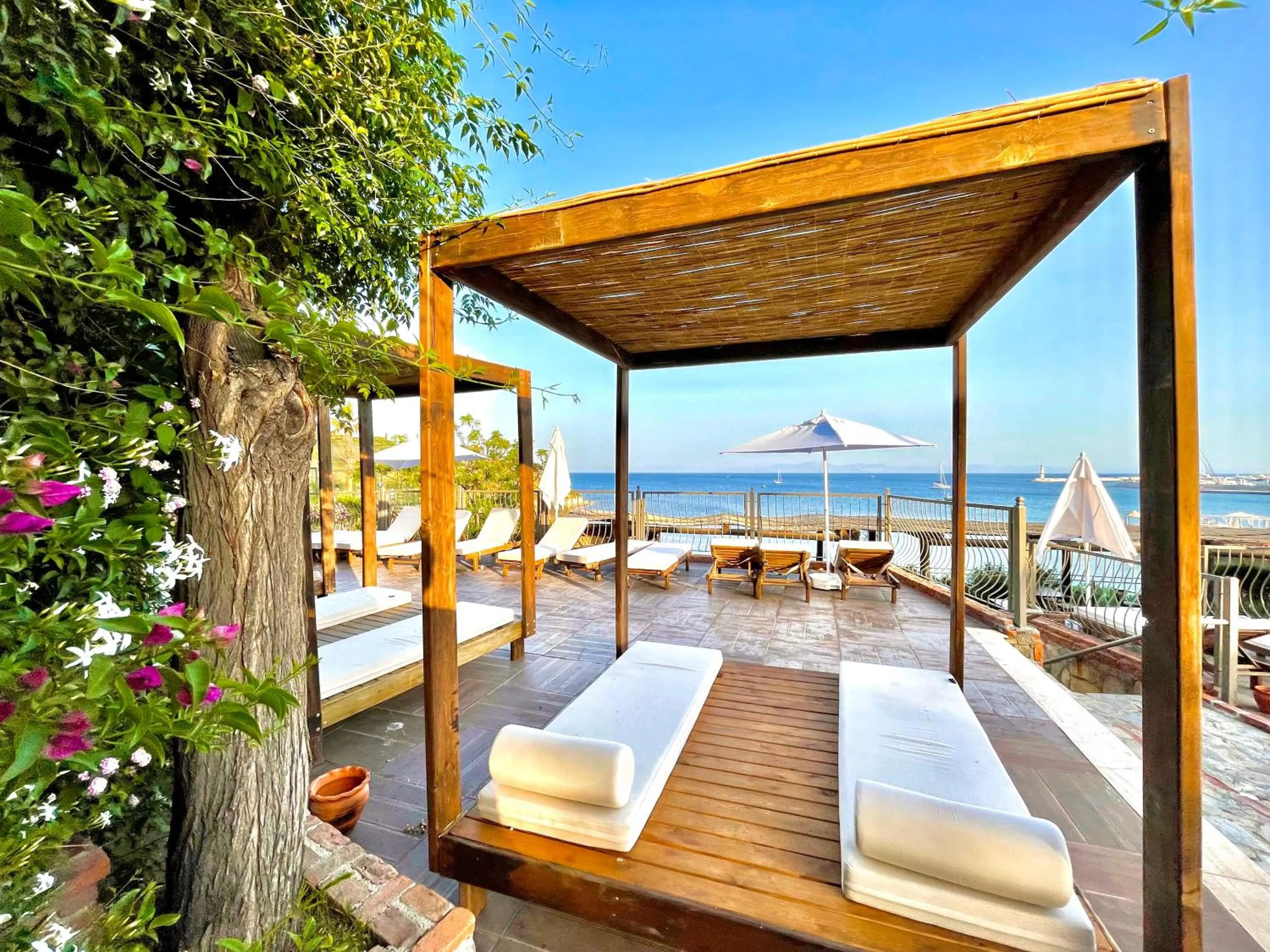 Day in LAUR HOTELS Experience & Elegance