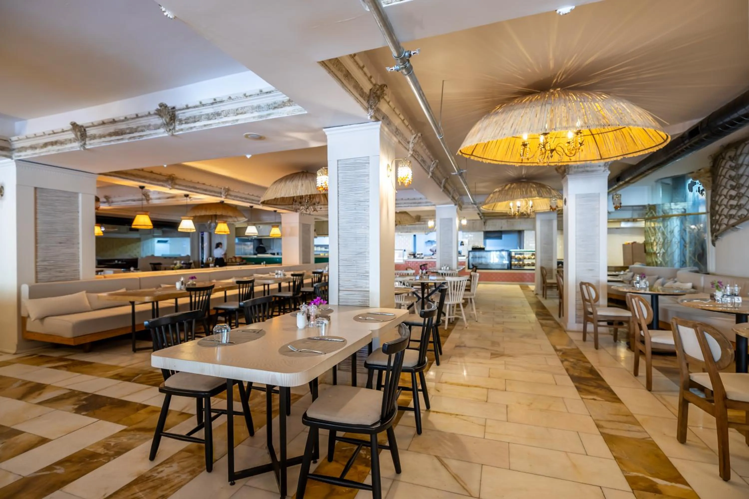 Restaurant/places to eat in LAUR HOTELS Experience & Elegance