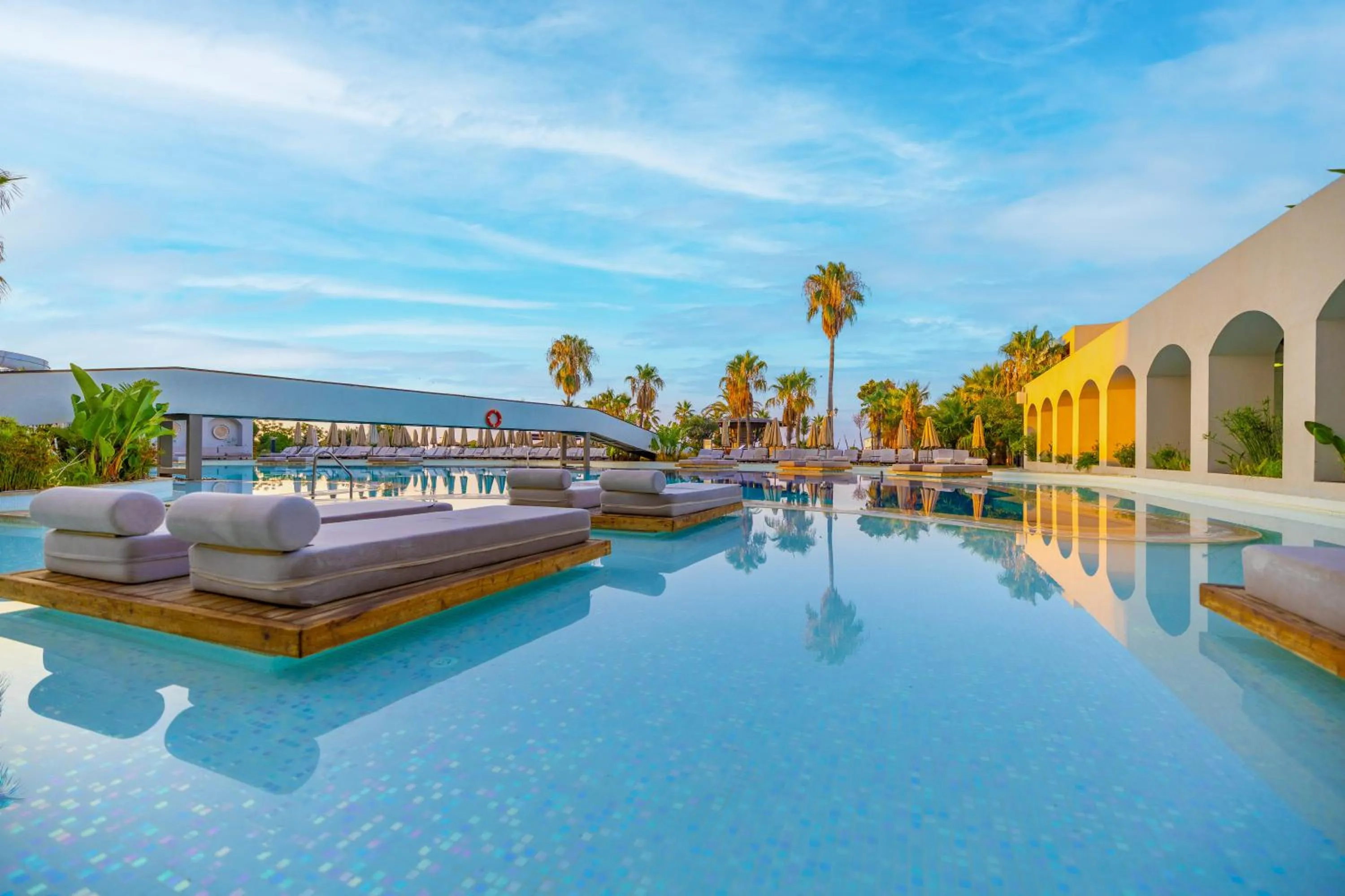 Swimming pool in LAUR HOTELS Experience & Elegance