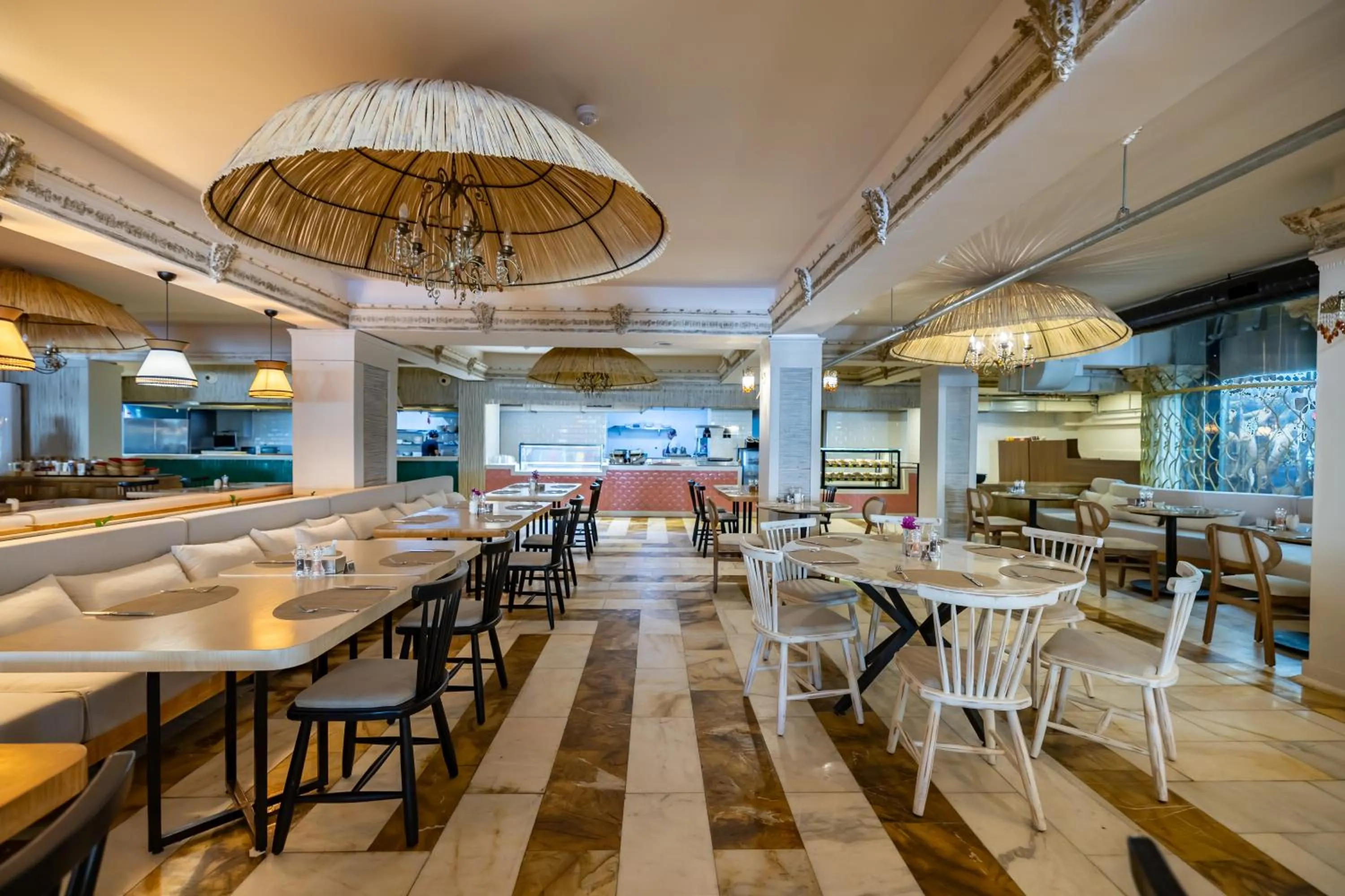 Restaurant/places to eat in LAUR HOTELS Experience & Elegance